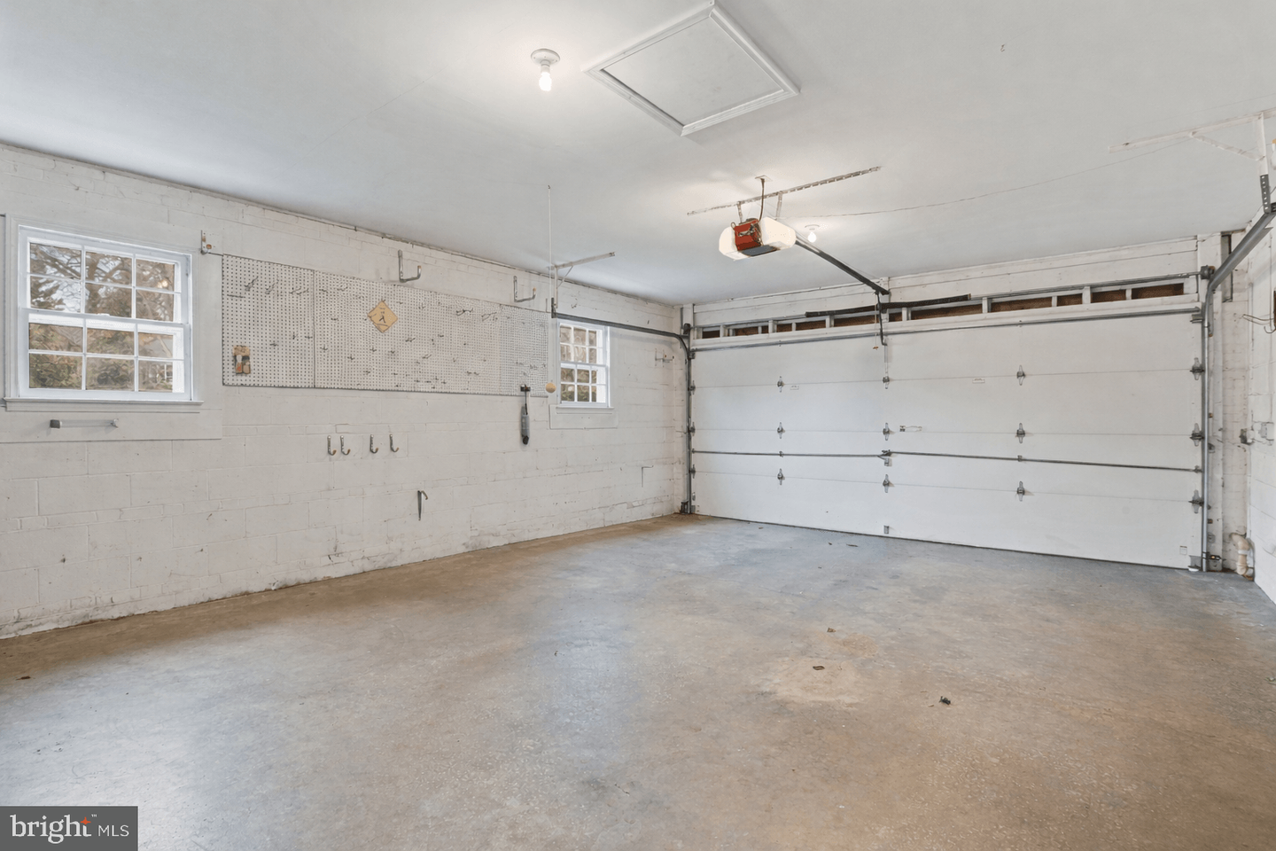 7801 BIRNAM WOOD DR, MCLEAN, Virginia 22102, 4 Bedrooms Bedrooms, ,3 BathroomsBathrooms,Residential,For sale,7801 BIRNAM WOOD DR,VAFX2284266 MLS # VAFX2284266