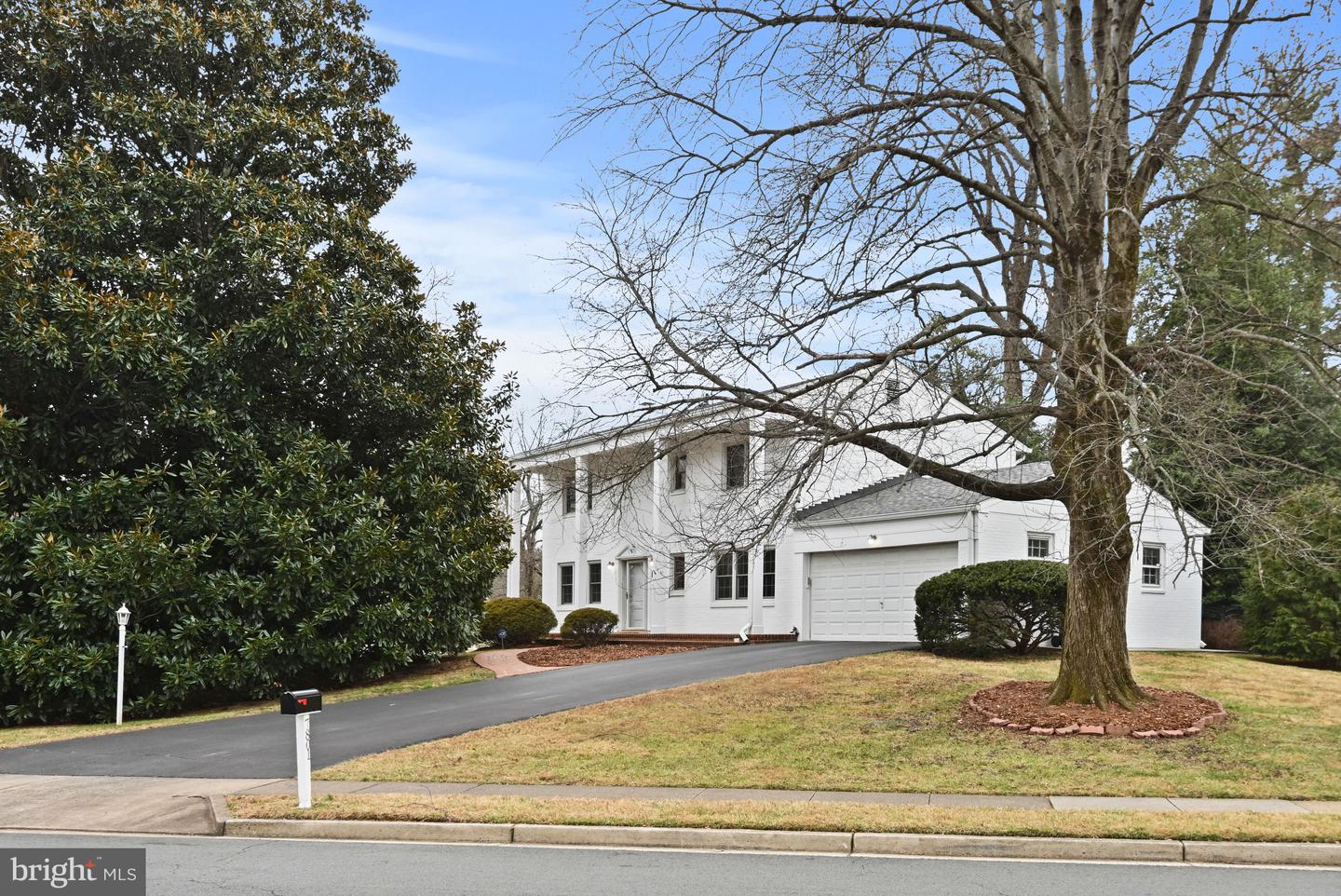 7801 BIRNAM WOOD DR, MCLEAN, Virginia 22102, 4 Bedrooms Bedrooms, ,3 BathroomsBathrooms,Residential,For sale,7801 BIRNAM WOOD DR,VAFX2284266 MLS # VAFX2284266