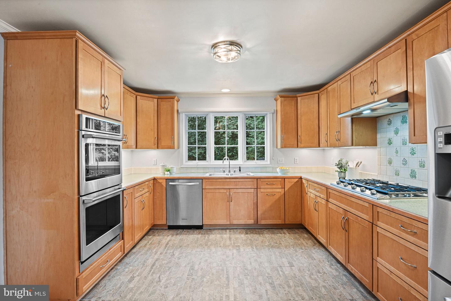 7801 BIRNAM WOOD DR, MCLEAN, Virginia 22102, 4 Bedrooms Bedrooms, ,3 BathroomsBathrooms,Residential,For sale,7801 BIRNAM WOOD DR,VAFX2284266 MLS # VAFX2284266