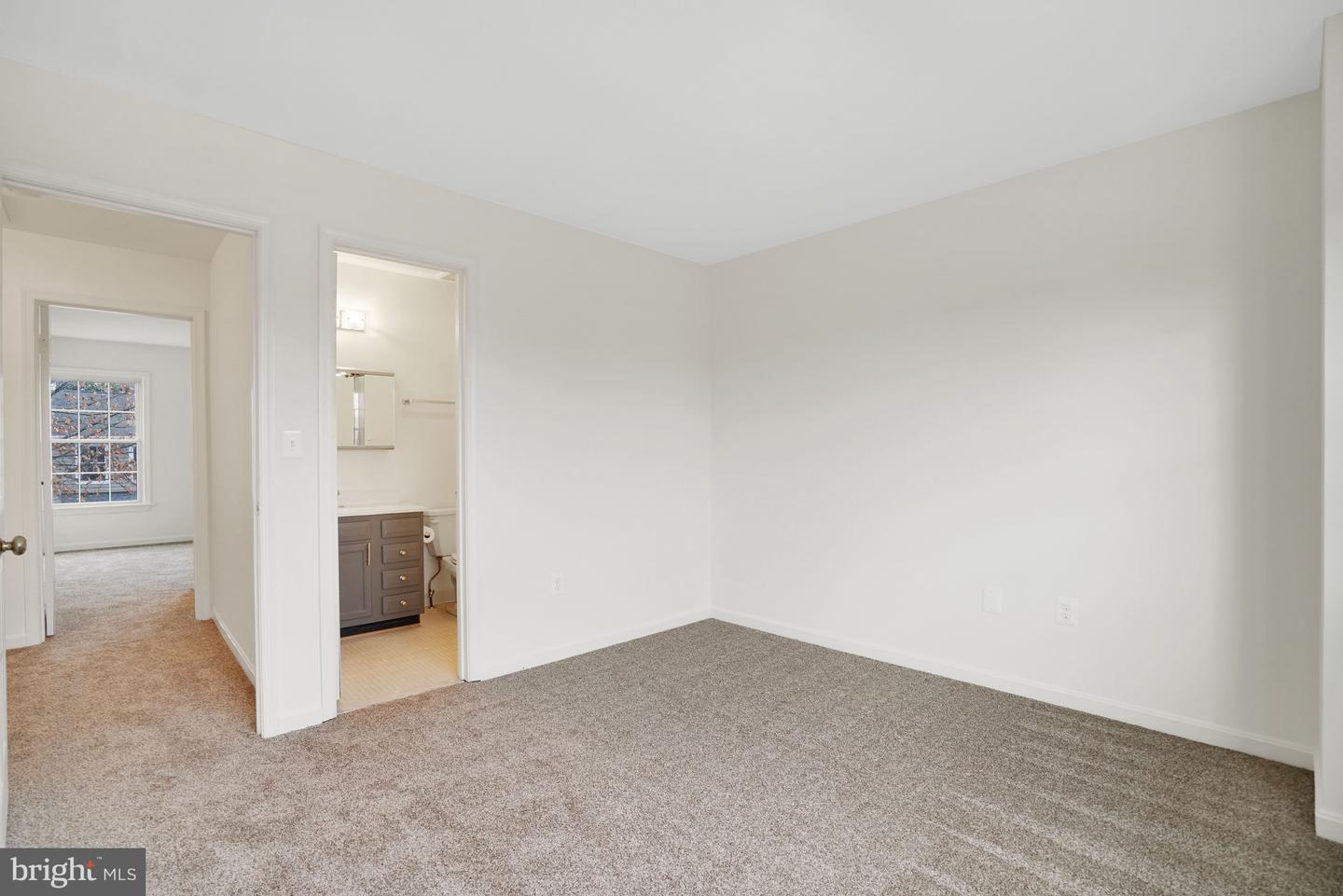 3858 9TH RD S, ARLINGTON, Virginia 22204, 2 Bedrooms Bedrooms, ,2 BathroomsBathrooms,Residential,For sale,3858 9TH RD S,VAAR2067364 MLS # VAAR2067364 3858 9TH RD S, ARLINGTON, Virginia 22204, 2 Bedrooms Bedrooms, ,2 BathroomsBathrooms,Residential,For sale,3858 9TH RD S,VAAR2067364 MLS # VAAR2067364