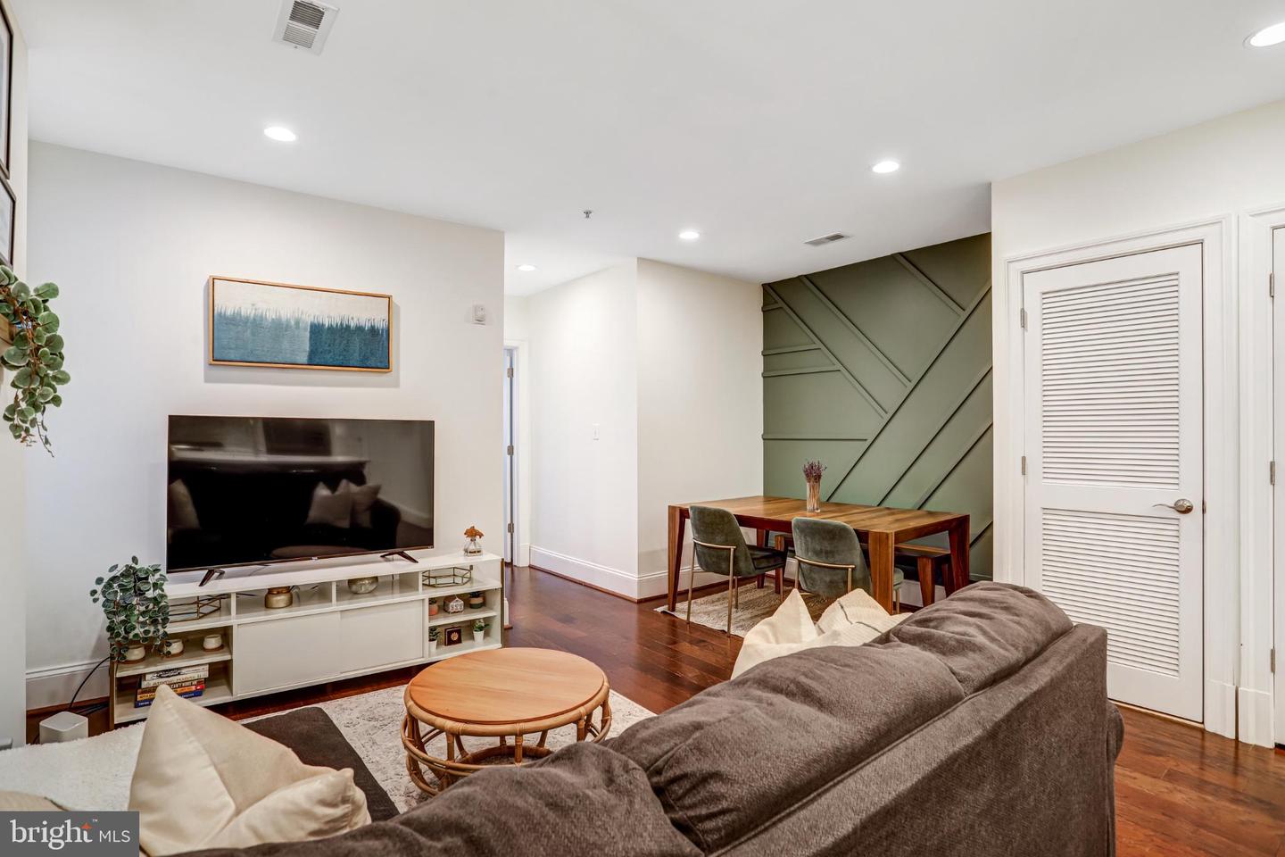 3937 DAVIS PL NW #1, WASHINGTON, District Of Columbia 20007, 2 Bedrooms Bedrooms, 4 Rooms Rooms,2 BathroomsBathrooms,Residential,For sale,3937 DAVIS PL NW #1,DCDC2239952 MLS # DCDC2239952 3937 DAVIS PL NW #1, WASHINGTON, District Of Columbia 20007, 2 Bedrooms Bedrooms, 4 Rooms Rooms,2 BathroomsBathrooms,Residential,For sale,3937 DAVIS PL NW #1,DCDC2239952 MLS # DCDC2239952