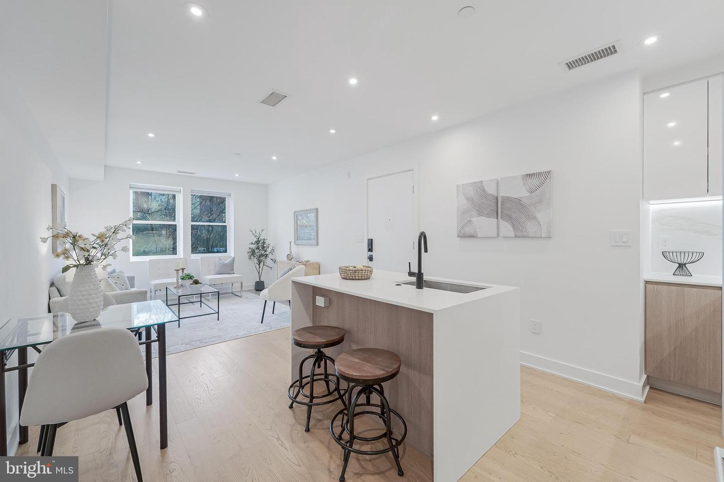 4017 DAVIS PL NW #6, WASHINGTON, District Of Columbia 20007, 2 Bedrooms Bedrooms, ,1 BathroomBathrooms,Residential,For sale,4017 DAVIS PL NW #6,DCDC2240072 MLS # DCDC2240072