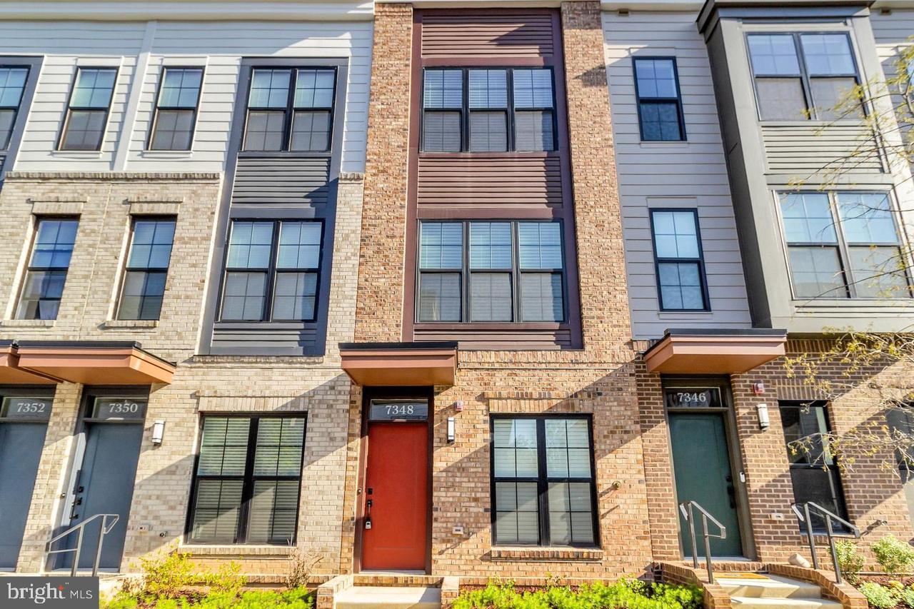 7348 BLADE DR, FALLS CHURCH, Virginia 22042, 2 Bedrooms Bedrooms, ,2 BathroomsBathrooms,Residential,For sale,7348 BLADE DR,VAFX2284470 MLS # VAFX2284470
