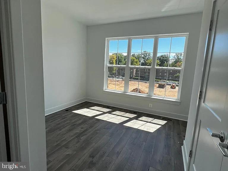 7348 BLADE DR, FALLS CHURCH, Virginia 22042, 2 Bedrooms Bedrooms, ,2 BathroomsBathrooms,Residential,For sale,7348 BLADE DR,VAFX2284470 MLS # VAFX2284470