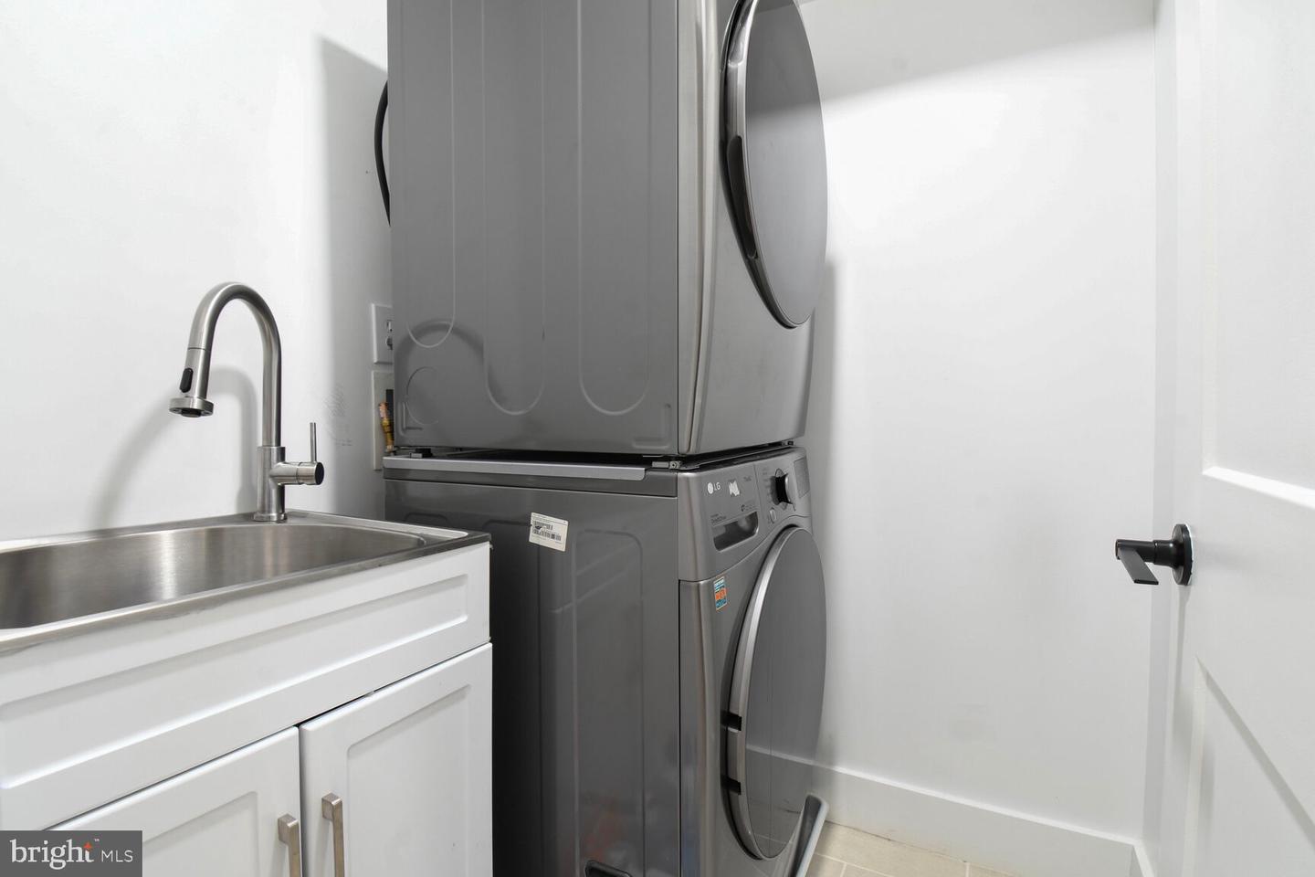 1427 K ST SE, WASHINGTON, District Of Columbia 20003, 4 Bedrooms Bedrooms, ,3 BathroomsBathrooms,Residential,For sale,1427 K ST SE,DCDC2240078 MLS # DCDC2240078