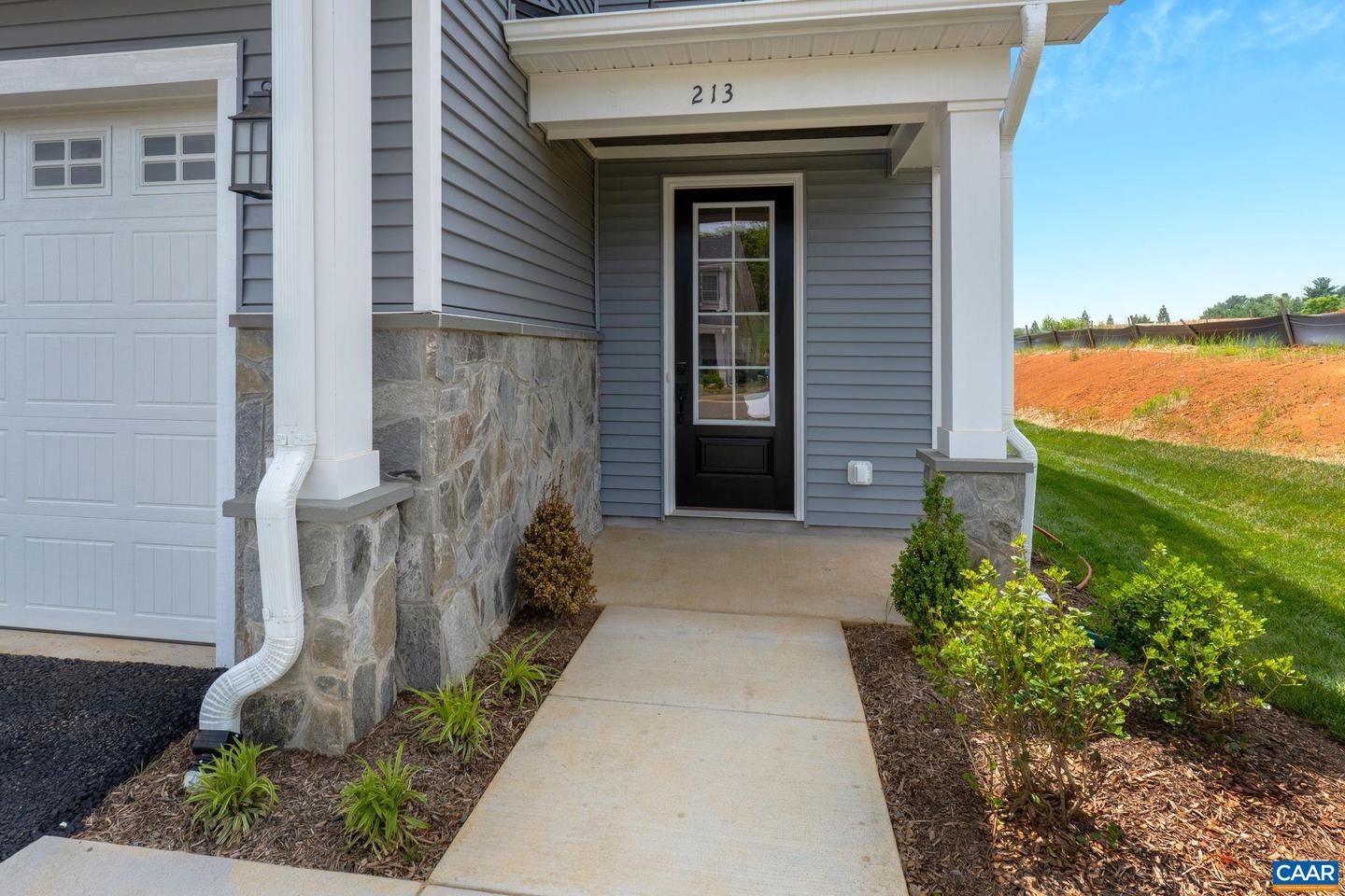 81 SPRINGDALE RD, WAYNESBORO, Virginia 22980, 3 Bedrooms Bedrooms, ,2 BathroomsBathrooms,Residential,For sale,81 SPRINGDALE RD,672224 MLS # 672224