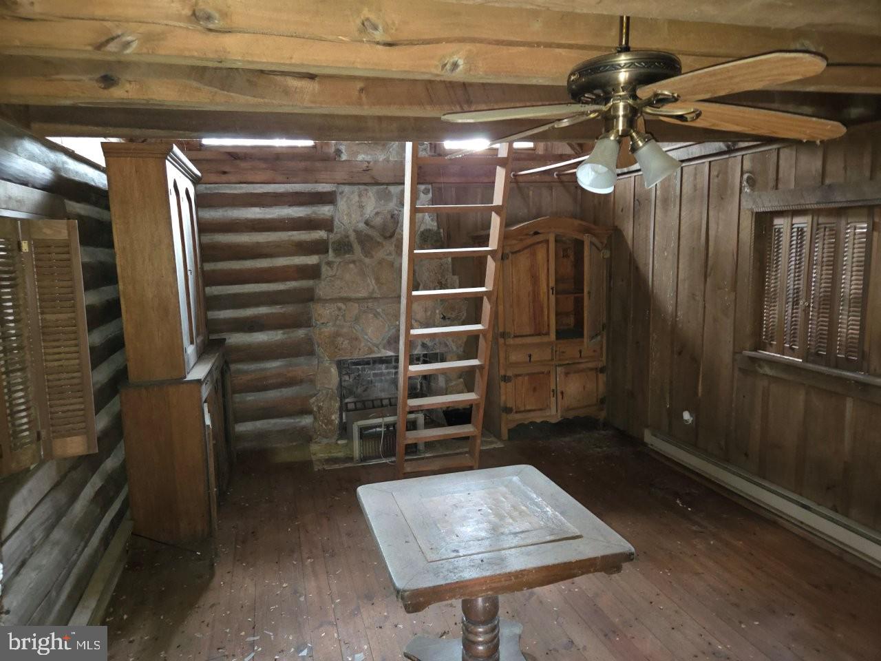 934 COMMANDER DR, ROANOKE, Virginia 24019, 6 Bedrooms Bedrooms, 30 Rooms Rooms,7 BathroomsBathrooms,Residential,For sale,934 COMMANDER DR,VARK2000056 MLS # VARK2000056