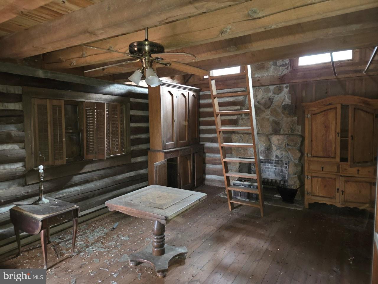 934 COMMANDER DR, ROANOKE, Virginia 24019, 6 Bedrooms Bedrooms, 30 Rooms Rooms,7 BathroomsBathrooms,Residential,For sale,934 COMMANDER DR,VARK2000056 MLS # VARK2000056