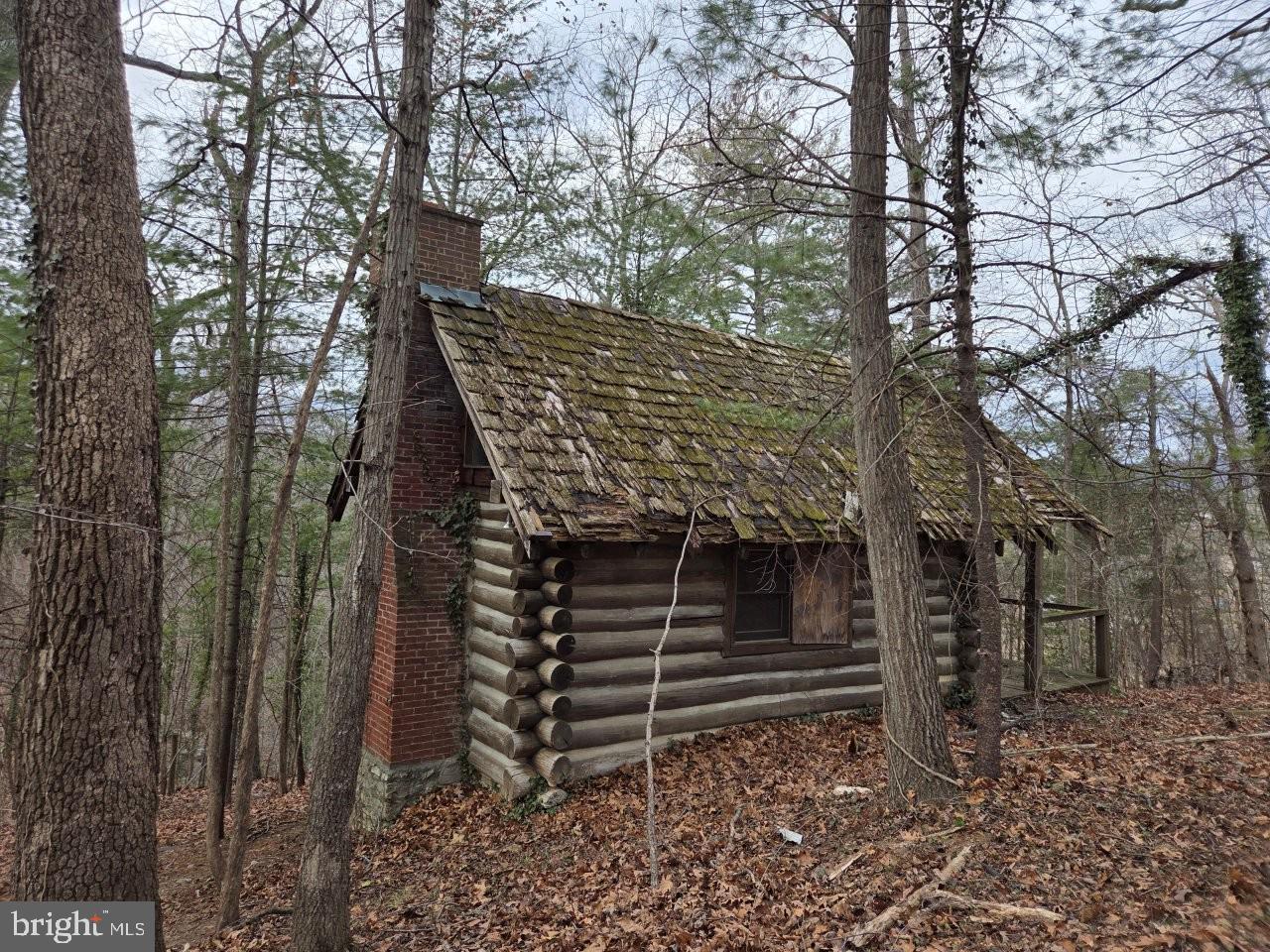 934 COMMANDER DR, ROANOKE, Virginia 24019, 6 Bedrooms Bedrooms, 30 Rooms Rooms,7 BathroomsBathrooms,Residential,For sale,934 COMMANDER DR,VARK2000056 MLS # VARK2000056