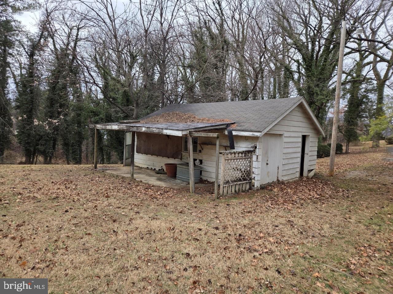 934 COMMANDER DR, ROANOKE, Virginia 24019, 6 Bedrooms Bedrooms, 30 Rooms Rooms,7 BathroomsBathrooms,Residential,For sale,934 COMMANDER DR,VARK2000056 MLS # VARK2000056