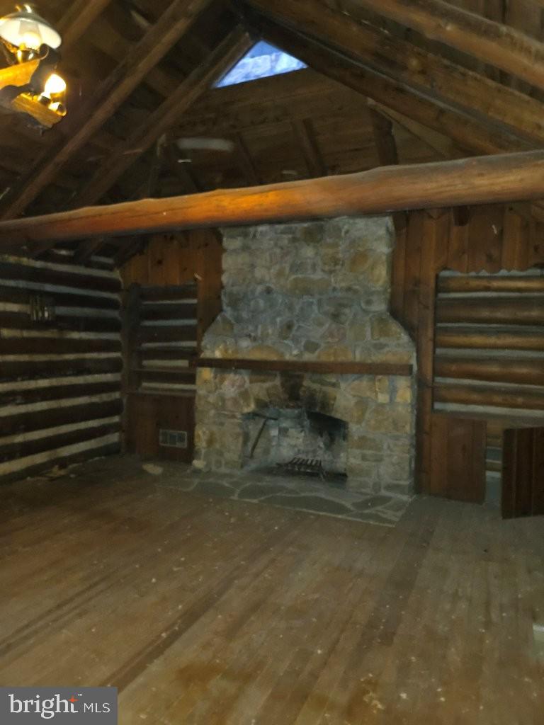 934 COMMANDER DR, ROANOKE, Virginia 24019, 6 Bedrooms Bedrooms, 30 Rooms Rooms,7 BathroomsBathrooms,Residential,For sale,934 COMMANDER DR,VARK2000056 MLS # VARK2000056