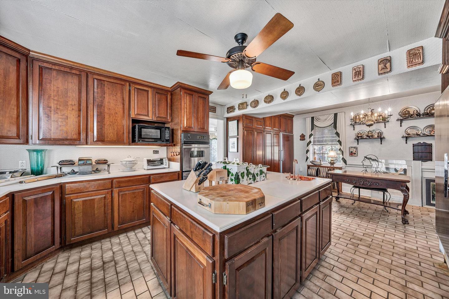 934 COMMANDER DR, ROANOKE, Virginia 24019, 6 Bedrooms Bedrooms, 30 Rooms Rooms,7 BathroomsBathrooms,Residential,For sale,934 COMMANDER DR,VARK2000056 MLS # VARK2000056 934 COMMANDER DR, ROANOKE, Virginia 24019, 6 Bedrooms Bedrooms, 30 Rooms Rooms,7 BathroomsBathrooms,Residential,For sale,934 COMMANDER DR,VARK2000056 MLS # VARK2000056