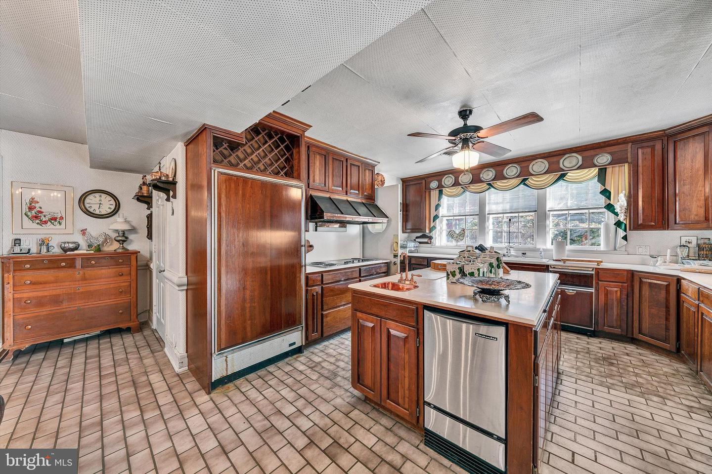 934 COMMANDER DR, ROANOKE, Virginia 24019, 6 Bedrooms Bedrooms, 30 Rooms Rooms,7 BathroomsBathrooms,Residential,For sale,934 COMMANDER DR,VARK2000056 MLS # VARK2000056 934 COMMANDER DR, ROANOKE, Virginia 24019, 6 Bedrooms Bedrooms, 30 Rooms Rooms,7 BathroomsBathrooms,Residential,For sale,934 COMMANDER DR,VARK2000056 MLS # VARK2000056