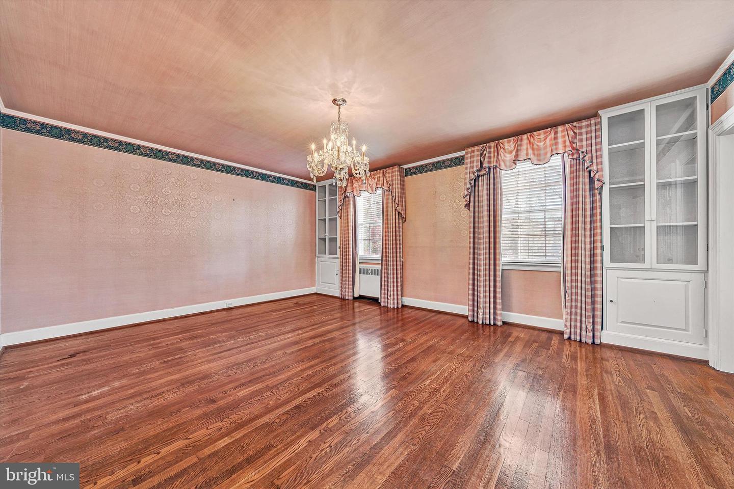 934 COMMANDER DR, ROANOKE, Virginia 24019, 6 Bedrooms Bedrooms, 30 Rooms Rooms,7 BathroomsBathrooms,Residential,For sale,934 COMMANDER DR,VARK2000056 MLS # VARK2000056 934 COMMANDER DR, ROANOKE, Virginia 24019, 6 Bedrooms Bedrooms, 30 Rooms Rooms,7 BathroomsBathrooms,Residential,For sale,934 COMMANDER DR,VARK2000056 MLS # VARK2000056