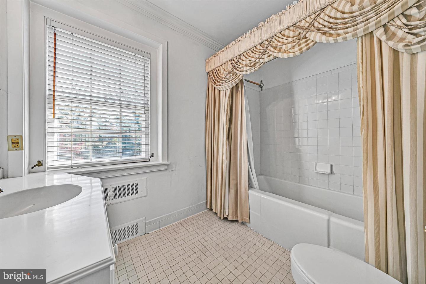 934 COMMANDER DR, ROANOKE, Virginia 24019, 6 Bedrooms Bedrooms, 30 Rooms Rooms,7 BathroomsBathrooms,Residential,For sale,934 COMMANDER DR,VARK2000056 MLS # VARK2000056 934 COMMANDER DR, ROANOKE, Virginia 24019, 6 Bedrooms Bedrooms, 30 Rooms Rooms,7 BathroomsBathrooms,Residential,For sale,934 COMMANDER DR,VARK2000056 MLS # VARK2000056