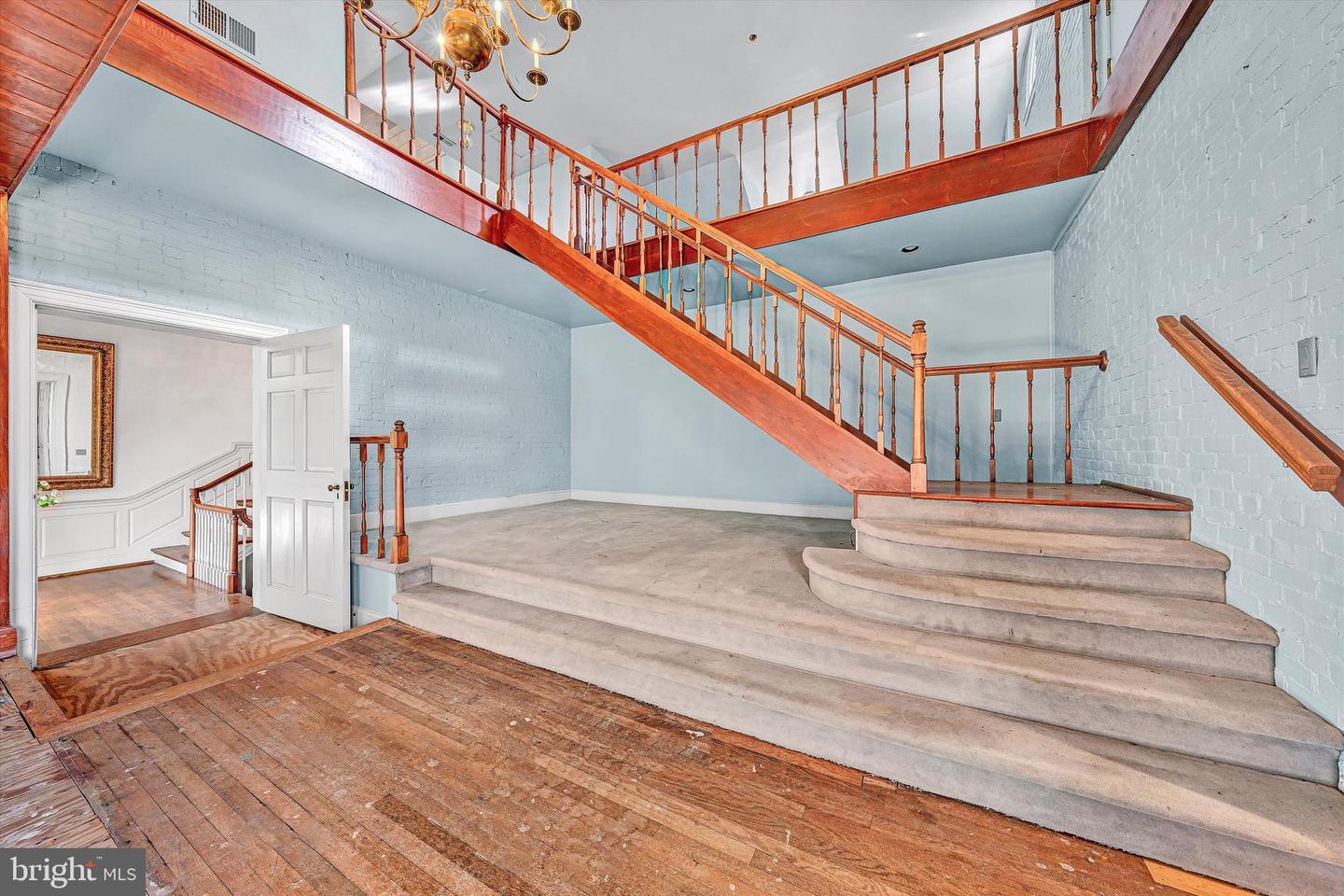 934 COMMANDER DR, ROANOKE, Virginia 24019, 6 Bedrooms Bedrooms, 30 Rooms Rooms,7 BathroomsBathrooms,Residential,For sale,934 COMMANDER DR,VARK2000056 MLS # VARK2000056 934 COMMANDER DR, ROANOKE, Virginia 24019, 6 Bedrooms Bedrooms, 30 Rooms Rooms,7 BathroomsBathrooms,Residential,For sale,934 COMMANDER DR,VARK2000056 MLS # VARK2000056