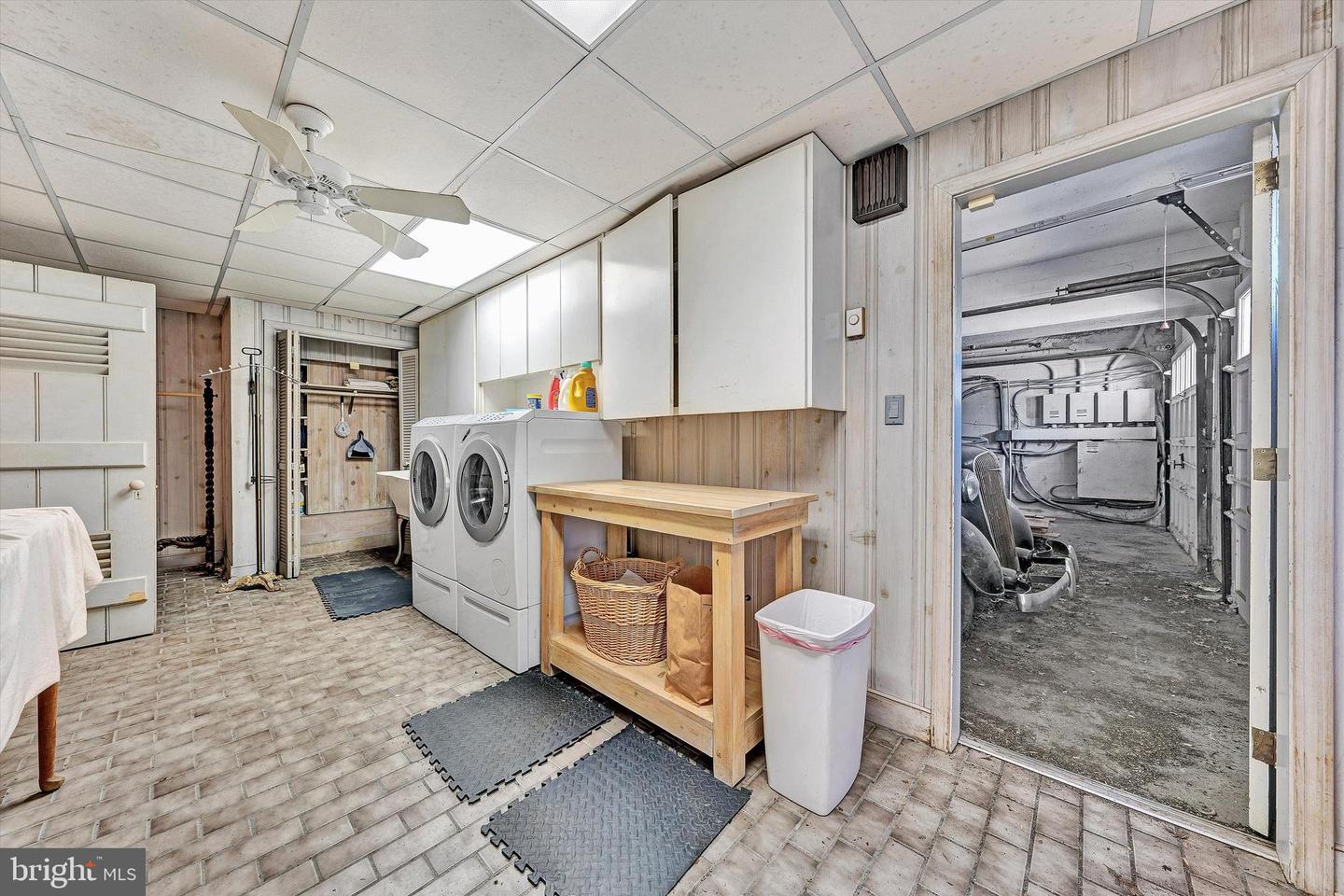 934 COMMANDER DR, ROANOKE, Virginia 24019, 6 Bedrooms Bedrooms, 30 Rooms Rooms,7 BathroomsBathrooms,Residential,For sale,934 COMMANDER DR,VARK2000056 MLS # VARK2000056 934 COMMANDER DR, ROANOKE, Virginia 24019, 6 Bedrooms Bedrooms, 30 Rooms Rooms,7 BathroomsBathrooms,Residential,For sale,934 COMMANDER DR,VARK2000056 MLS # VARK2000056