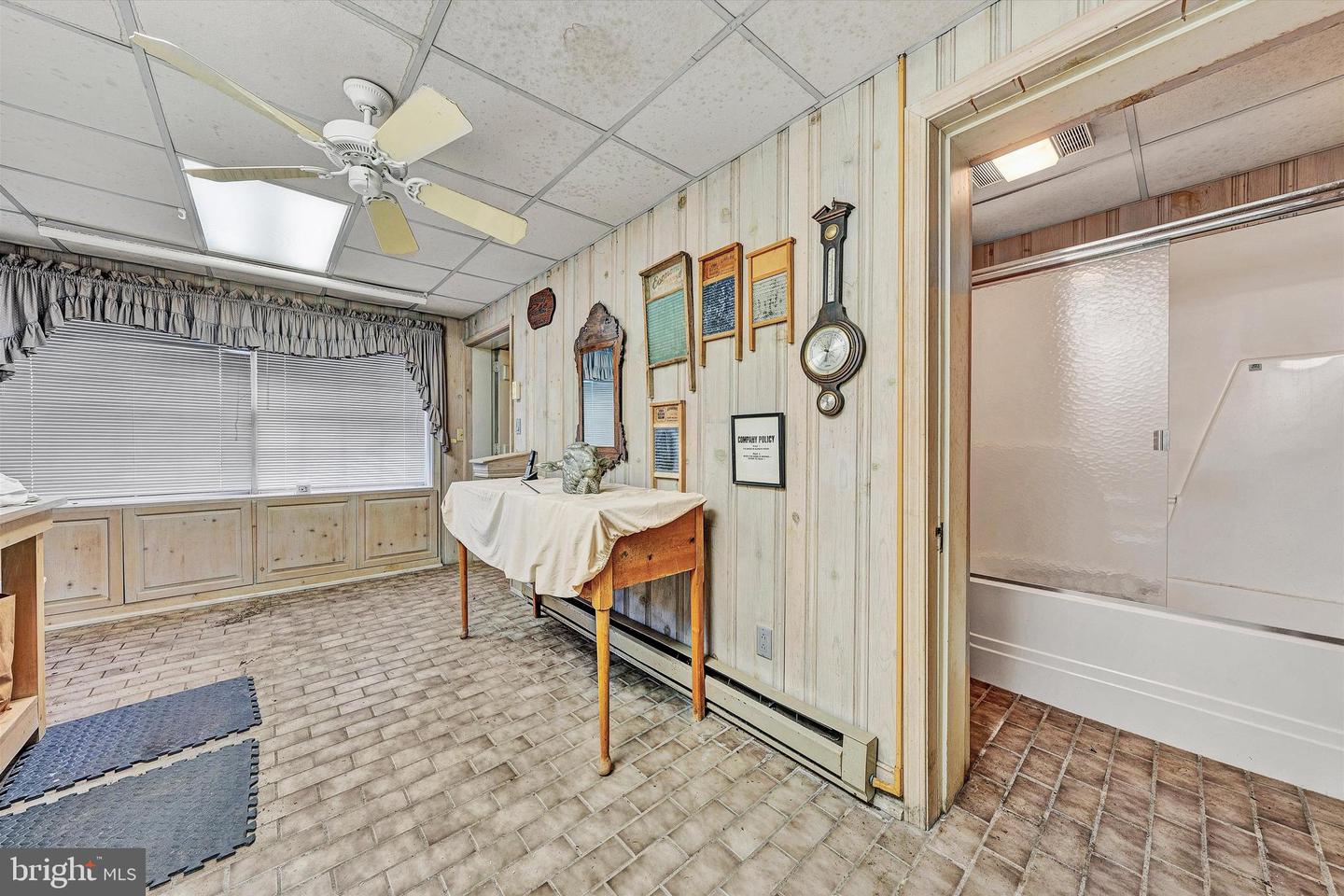 934 COMMANDER DR, ROANOKE, Virginia 24019, 6 Bedrooms Bedrooms, 30 Rooms Rooms,7 BathroomsBathrooms,Residential,For sale,934 COMMANDER DR,VARK2000056 MLS # VARK2000056 934 COMMANDER DR, ROANOKE, Virginia 24019, 6 Bedrooms Bedrooms, 30 Rooms Rooms,7 BathroomsBathrooms,Residential,For sale,934 COMMANDER DR,VARK2000056 MLS # VARK2000056