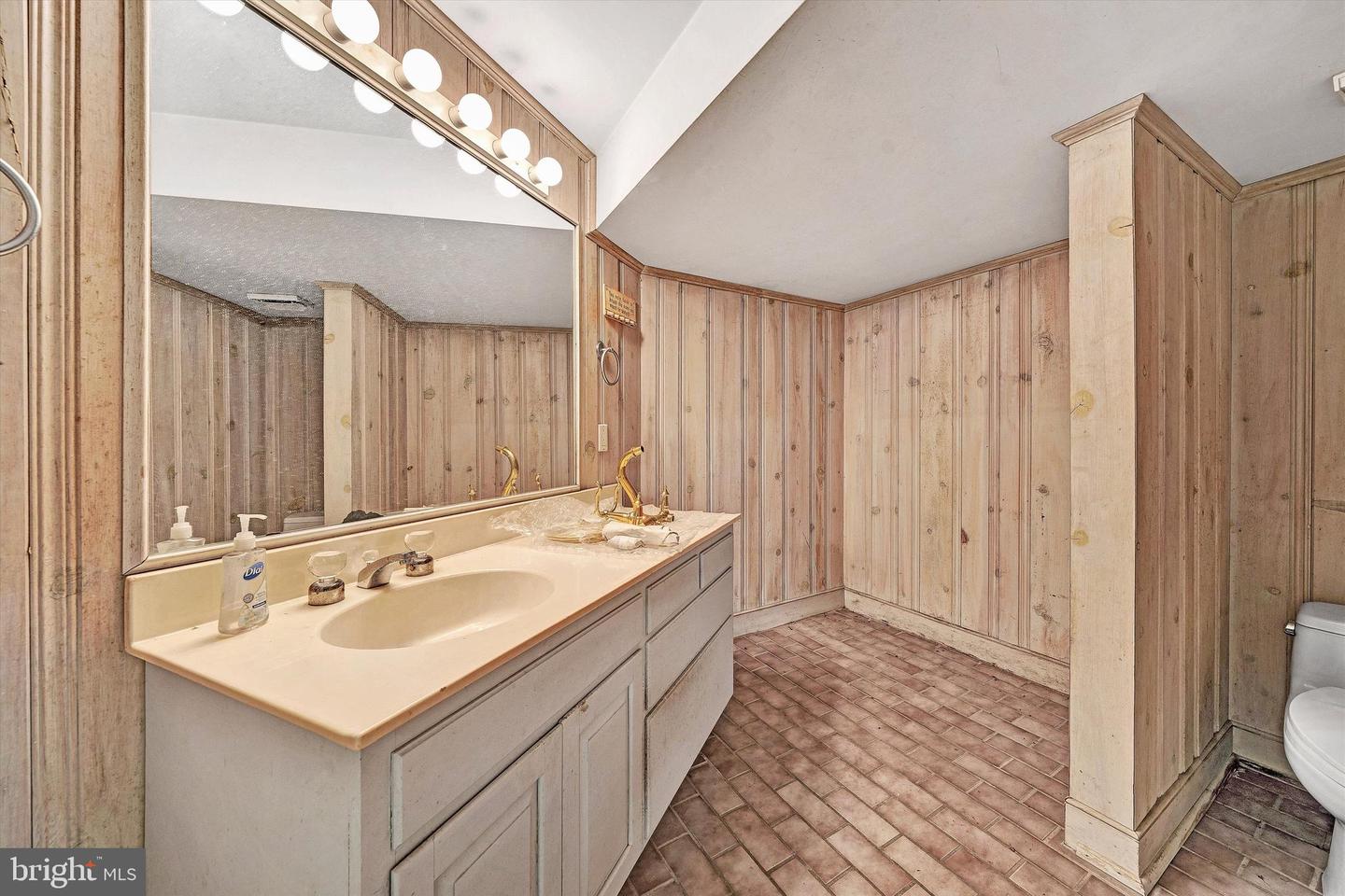 934 COMMANDER DR, ROANOKE, Virginia 24019, 6 Bedrooms Bedrooms, 30 Rooms Rooms,7 BathroomsBathrooms,Residential,For sale,934 COMMANDER DR,VARK2000056 MLS # VARK2000056 934 COMMANDER DR, ROANOKE, Virginia 24019, 6 Bedrooms Bedrooms, 30 Rooms Rooms,7 BathroomsBathrooms,Residential,For sale,934 COMMANDER DR,VARK2000056 MLS # VARK2000056