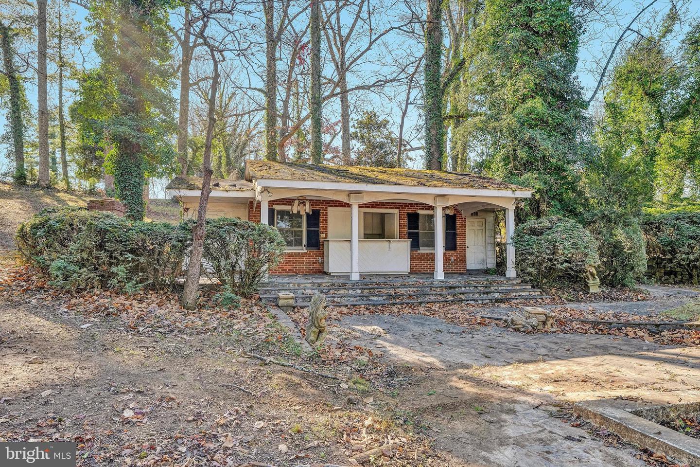 934 COMMANDER DR, ROANOKE, Virginia 24019, 6 Bedrooms Bedrooms, 30 Rooms Rooms,7 BathroomsBathrooms,Residential,For sale,934 COMMANDER DR,VARK2000056 MLS # VARK2000056 934 COMMANDER DR, ROANOKE, Virginia 24019, 6 Bedrooms Bedrooms, 30 Rooms Rooms,7 BathroomsBathrooms,Residential,For sale,934 COMMANDER DR,VARK2000056 MLS # VARK2000056