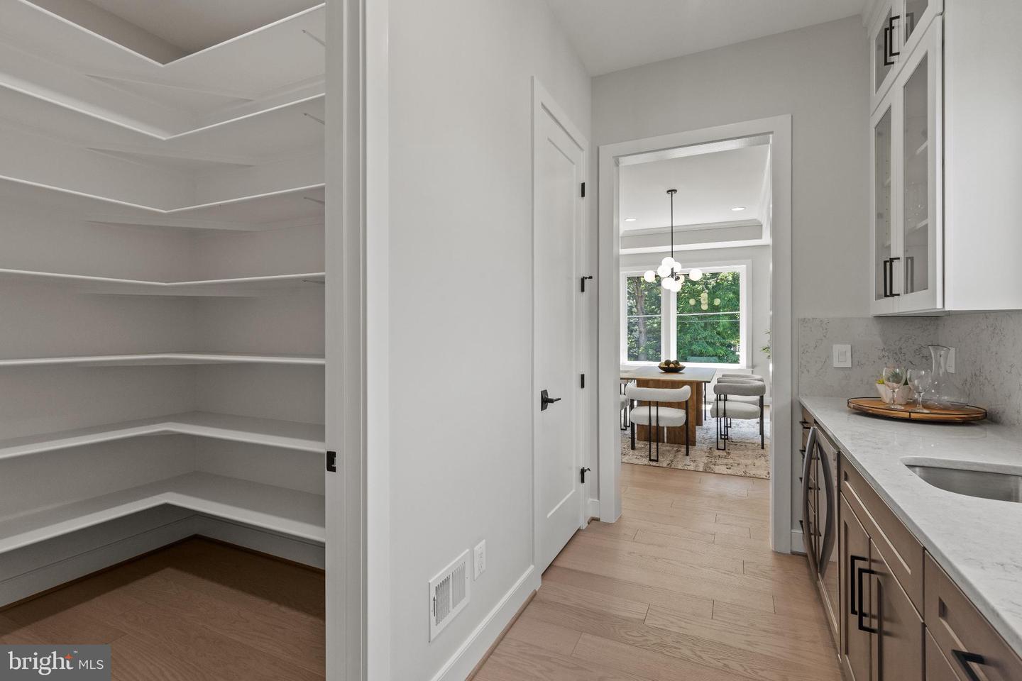 6511 IVY HILL DR, MCLEAN, Virginia 22101, 7 Bedrooms Bedrooms, 14 Rooms Rooms,6 BathroomsBathrooms,Residential,For sale,6511 IVY HILL DR,VAFX2284498 MLS # VAFX2284498 6511 IVY HILL DR, MCLEAN, Virginia 22101, 7 Bedrooms Bedrooms, 14 Rooms Rooms,6 BathroomsBathrooms,Residential,For sale,6511 IVY HILL DR,VAFX2284498 MLS # VAFX2284498