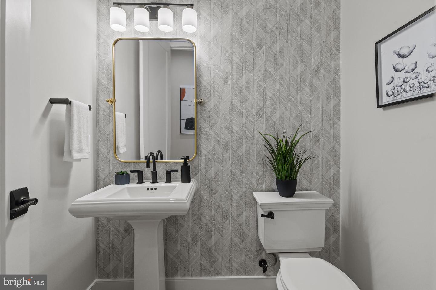 6511 IVY HILL DR, MCLEAN, Virginia 22101, 7 Bedrooms Bedrooms, 14 Rooms Rooms,6 BathroomsBathrooms,Residential,For sale,6511 IVY HILL DR,VAFX2284498 MLS # VAFX2284498 6511 IVY HILL DR, MCLEAN, Virginia 22101, 7 Bedrooms Bedrooms, 14 Rooms Rooms,6 BathroomsBathrooms,Residential,For sale,6511 IVY HILL DR,VAFX2284498 MLS # VAFX2284498