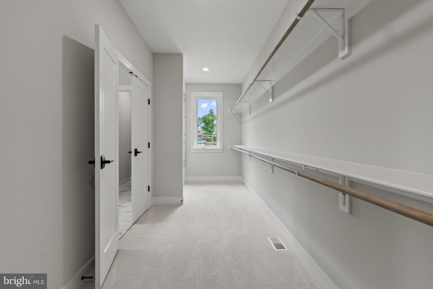 6511 IVY HILL DR, MCLEAN, Virginia 22101, 7 Bedrooms Bedrooms, 14 Rooms Rooms,6 BathroomsBathrooms,Residential,For sale,6511 IVY HILL DR,VAFX2284498 MLS # VAFX2284498 6511 IVY HILL DR, MCLEAN, Virginia 22101, 7 Bedrooms Bedrooms, 14 Rooms Rooms,6 BathroomsBathrooms,Residential,For sale,6511 IVY HILL DR,VAFX2284498 MLS # VAFX2284498