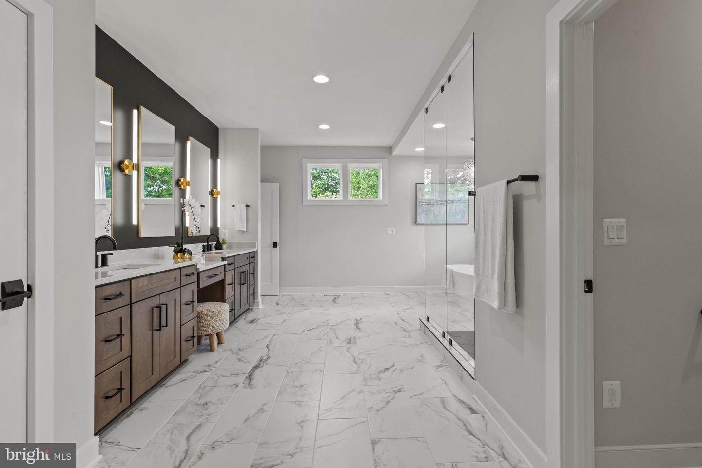 6511 IVY HILL DR, MCLEAN, Virginia 22101, 7 Bedrooms Bedrooms, 14 Rooms Rooms,6 BathroomsBathrooms,Residential,For sale,6511 IVY HILL DR,VAFX2284498 MLS # VAFX2284498 6511 IVY HILL DR, MCLEAN, Virginia 22101, 7 Bedrooms Bedrooms, 14 Rooms Rooms,6 BathroomsBathrooms,Residential,For sale,6511 IVY HILL DR,VAFX2284498 MLS # VAFX2284498