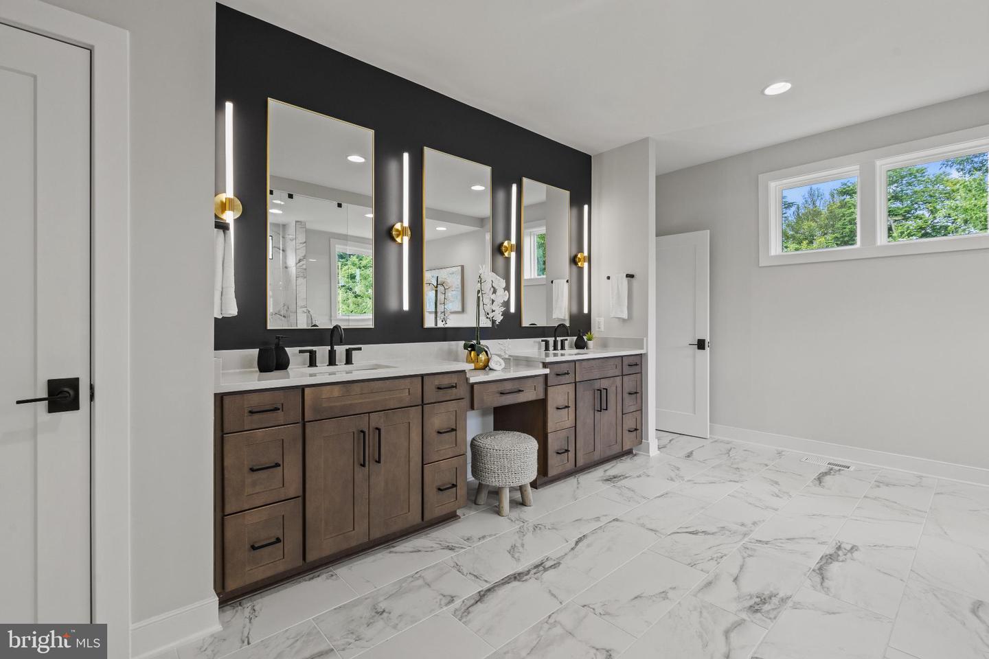 6511 IVY HILL DR, MCLEAN, Virginia 22101, 7 Bedrooms Bedrooms, 14 Rooms Rooms,6 BathroomsBathrooms,Residential,For sale,6511 IVY HILL DR,VAFX2284498 MLS # VAFX2284498 6511 IVY HILL DR, MCLEAN, Virginia 22101, 7 Bedrooms Bedrooms, 14 Rooms Rooms,6 BathroomsBathrooms,Residential,For sale,6511 IVY HILL DR,VAFX2284498 MLS # VAFX2284498