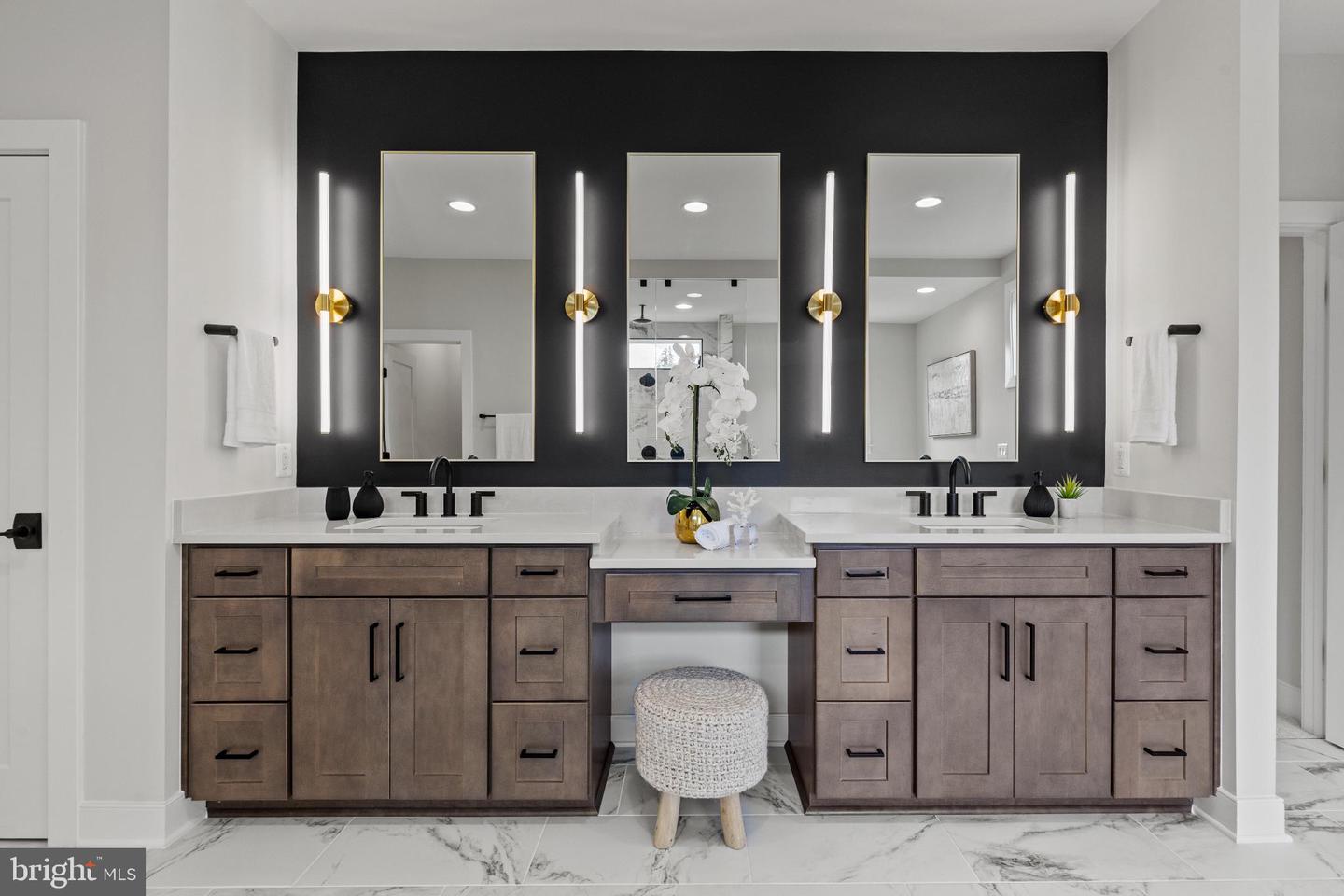 6511 IVY HILL DR, MCLEAN, Virginia 22101, 7 Bedrooms Bedrooms, 14 Rooms Rooms,6 BathroomsBathrooms,Residential,For sale,6511 IVY HILL DR,VAFX2284498 MLS # VAFX2284498 6511 IVY HILL DR, MCLEAN, Virginia 22101, 7 Bedrooms Bedrooms, 14 Rooms Rooms,6 BathroomsBathrooms,Residential,For sale,6511 IVY HILL DR,VAFX2284498 MLS # VAFX2284498