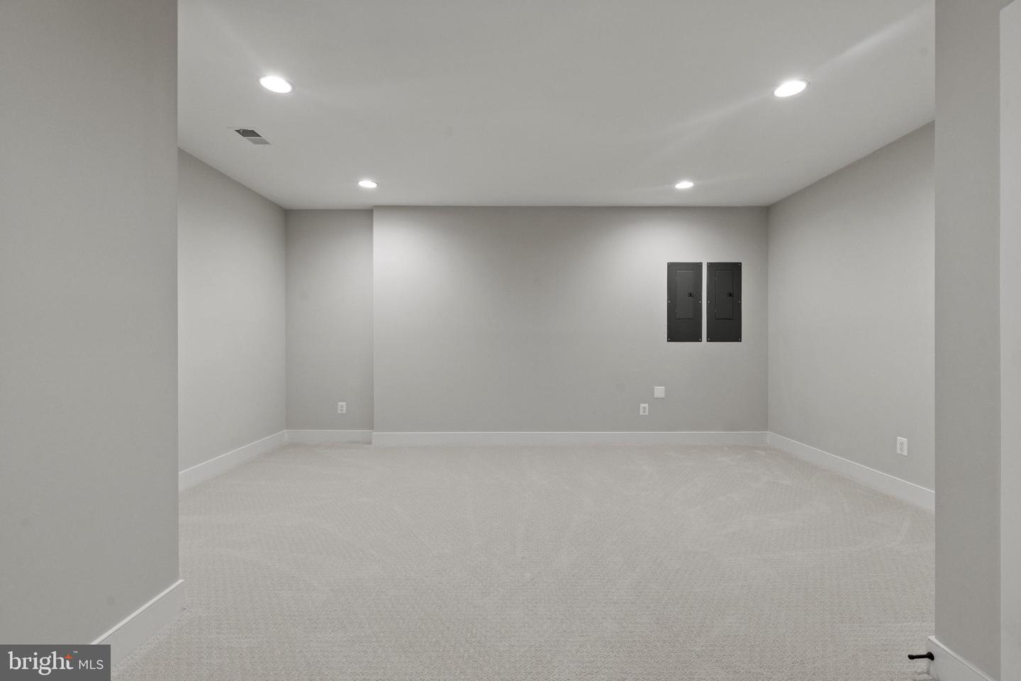 6511 IVY HILL DR, MCLEAN, Virginia 22101, 7 Bedrooms Bedrooms, 14 Rooms Rooms,6 BathroomsBathrooms,Residential,For sale,6511 IVY HILL DR,VAFX2284498 MLS # VAFX2284498 6511 IVY HILL DR, MCLEAN, Virginia 22101, 7 Bedrooms Bedrooms, 14 Rooms Rooms,6 BathroomsBathrooms,Residential,For sale,6511 IVY HILL DR,VAFX2284498 MLS # VAFX2284498