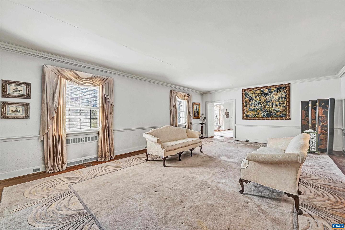 934 COMMANDER DR, ROANOKE, Virginia 24019, 6 Bedrooms Bedrooms, ,7 BathroomsBathrooms,Residential,For sale,934 COMMANDER DR,672230 MLS # 672230