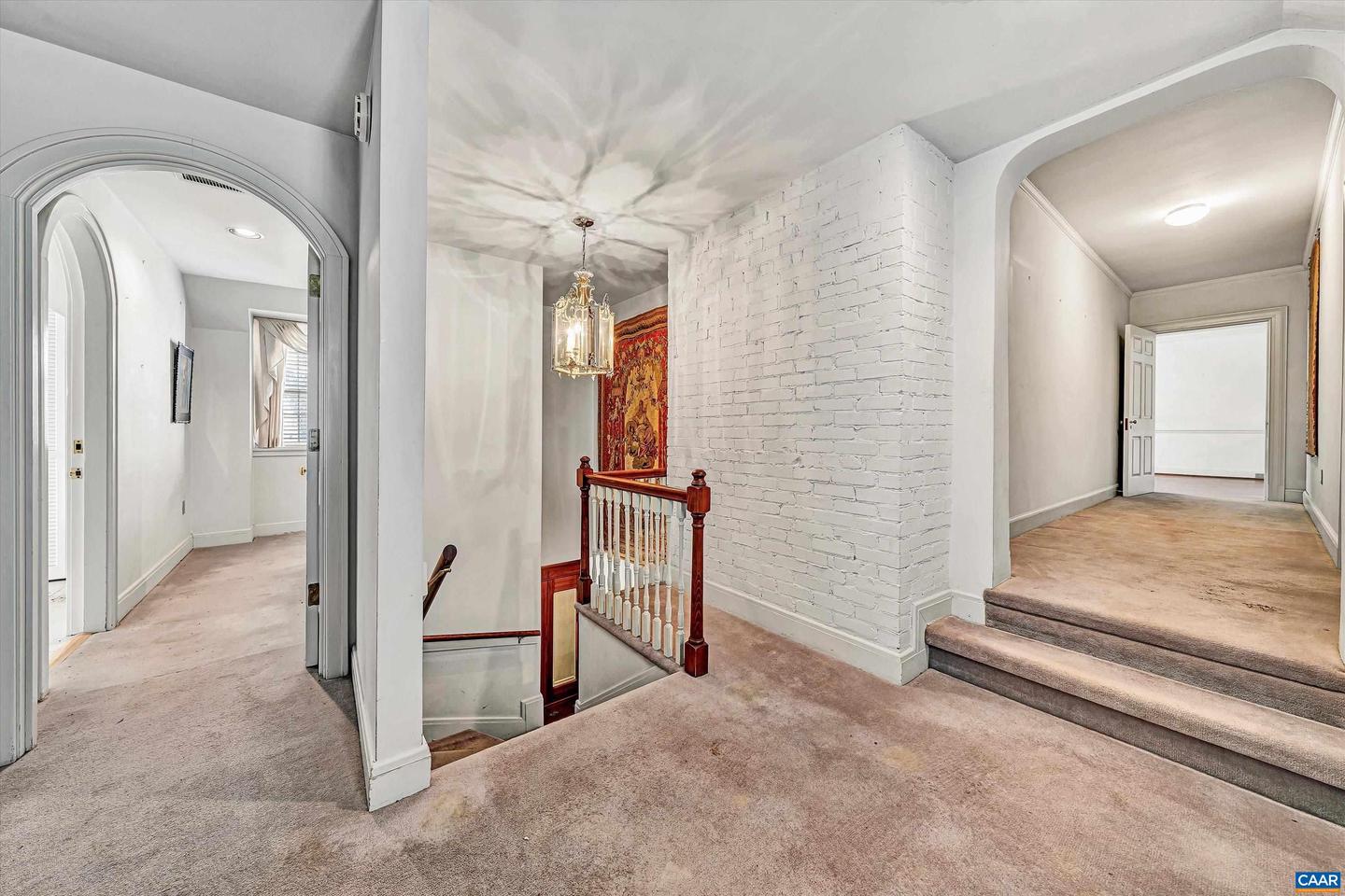 934 COMMANDER DR, ROANOKE, Virginia 24019, 6 Bedrooms Bedrooms, ,7 BathroomsBathrooms,Residential,For sale,934 COMMANDER DR,672230 MLS # 672230