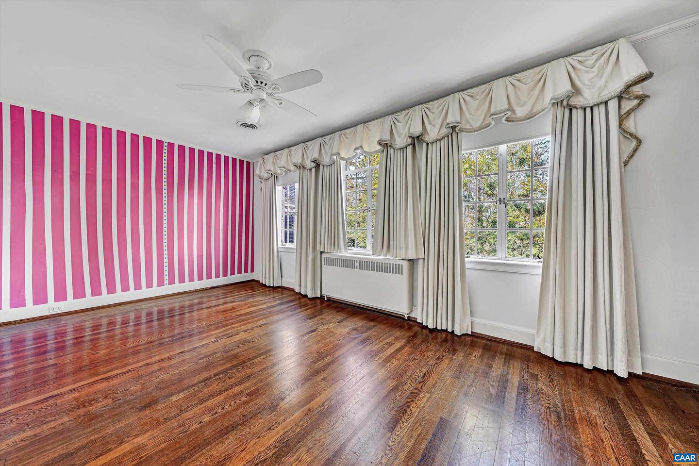 934 COMMANDER DR, ROANOKE, Virginia 24019, 6 Bedrooms Bedrooms, ,7 BathroomsBathrooms,Residential,For sale,934 COMMANDER DR,672230 MLS # 672230