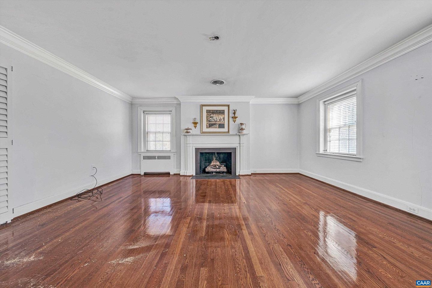 934 COMMANDER DR, ROANOKE, Virginia 24019, 6 Bedrooms Bedrooms, ,7 BathroomsBathrooms,Residential,For sale,934 COMMANDER DR,672230 MLS # 672230