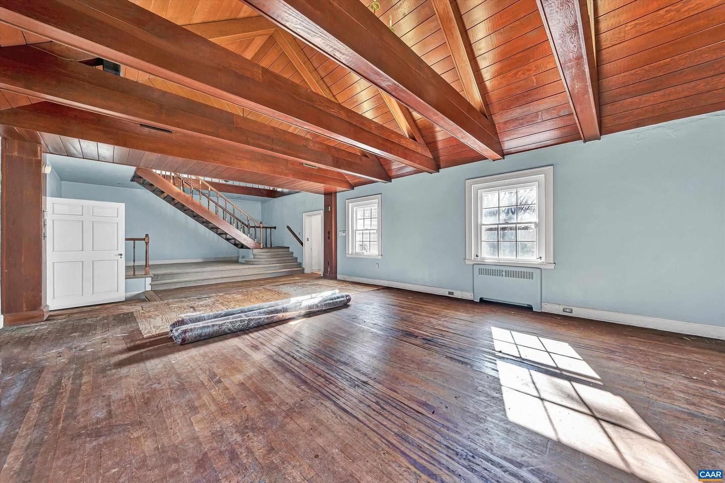 934 COMMANDER DR, ROANOKE, Virginia 24019, 6 Bedrooms Bedrooms, ,7 BathroomsBathrooms,Residential,For sale,934 COMMANDER DR,672230 MLS # 672230