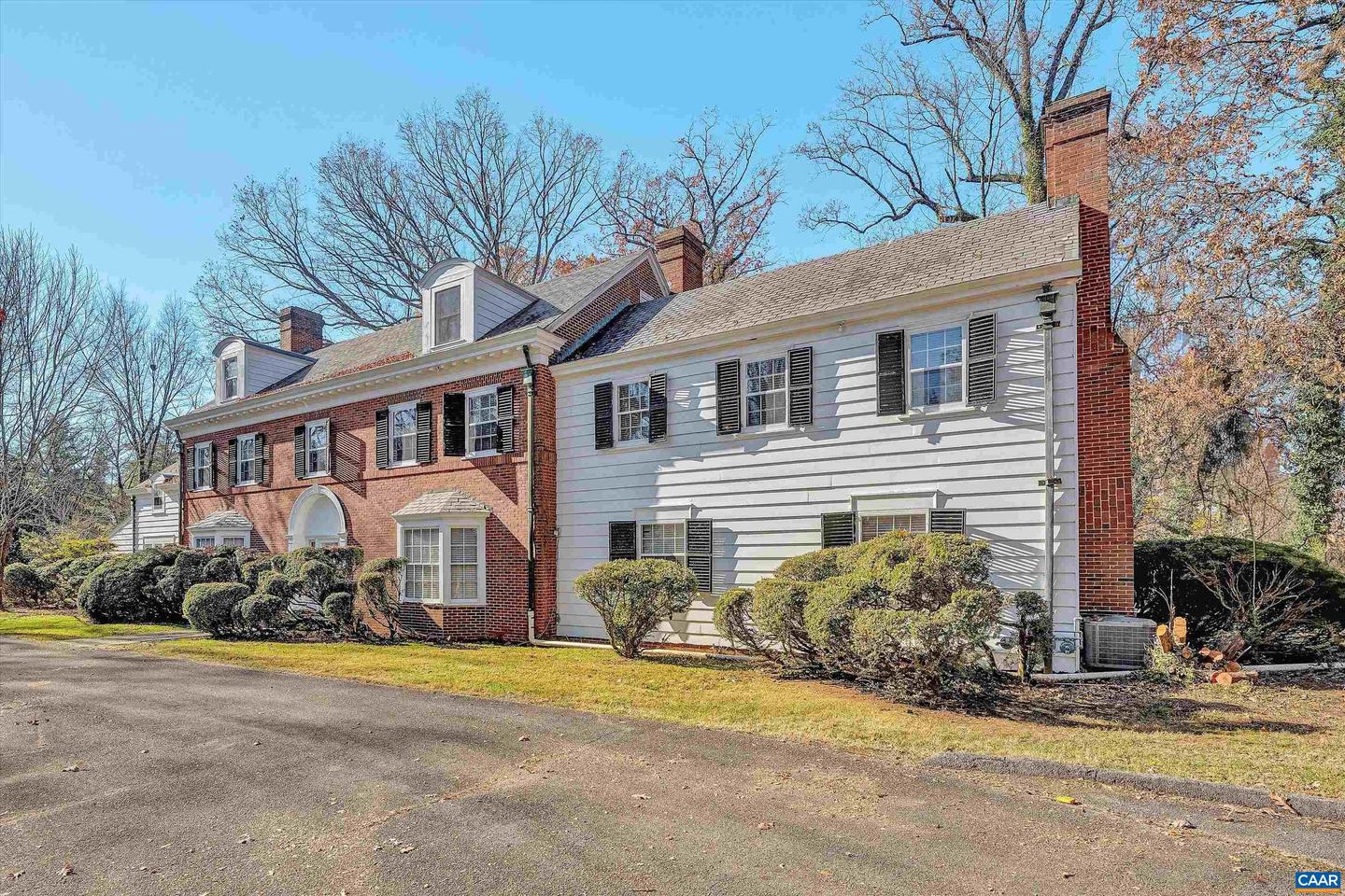 934 COMMANDER DR, ROANOKE, Virginia 24019, 6 Bedrooms Bedrooms, ,7 BathroomsBathrooms,Residential,For sale,934 COMMANDER DR,672230 MLS # 672230