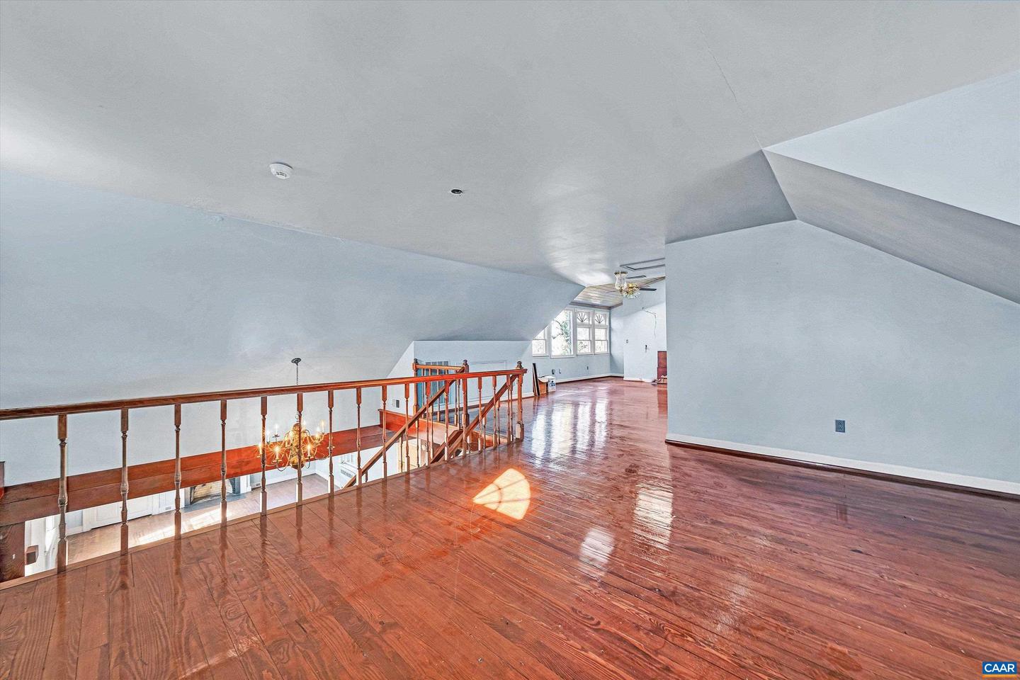 934 COMMANDER DR, ROANOKE, Virginia 24019, 6 Bedrooms Bedrooms, ,7 BathroomsBathrooms,Residential,For sale,934 COMMANDER DR,672230 MLS # 672230