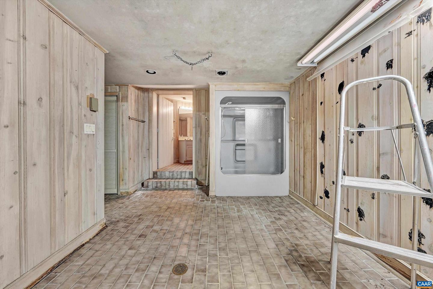 934 COMMANDER DR, ROANOKE, Virginia 24019, 6 Bedrooms Bedrooms, ,7 BathroomsBathrooms,Residential,For sale,934 COMMANDER DR,672230 MLS # 672230