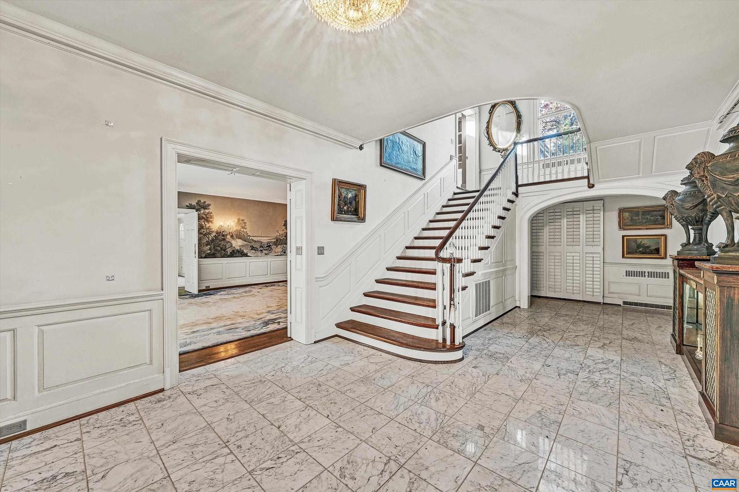 934 COMMANDER DR, ROANOKE, Virginia 24019, 6 Bedrooms Bedrooms, ,7 BathroomsBathrooms,Residential,For sale,934 COMMANDER DR,672230 MLS # 672230