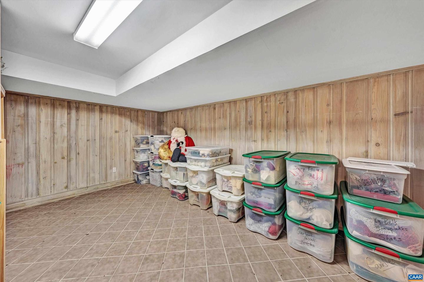 934 COMMANDER DR, ROANOKE, Virginia 24019, 6 Bedrooms Bedrooms, ,7 BathroomsBathrooms,Residential,For sale,934 COMMANDER DR,672230 MLS # 672230