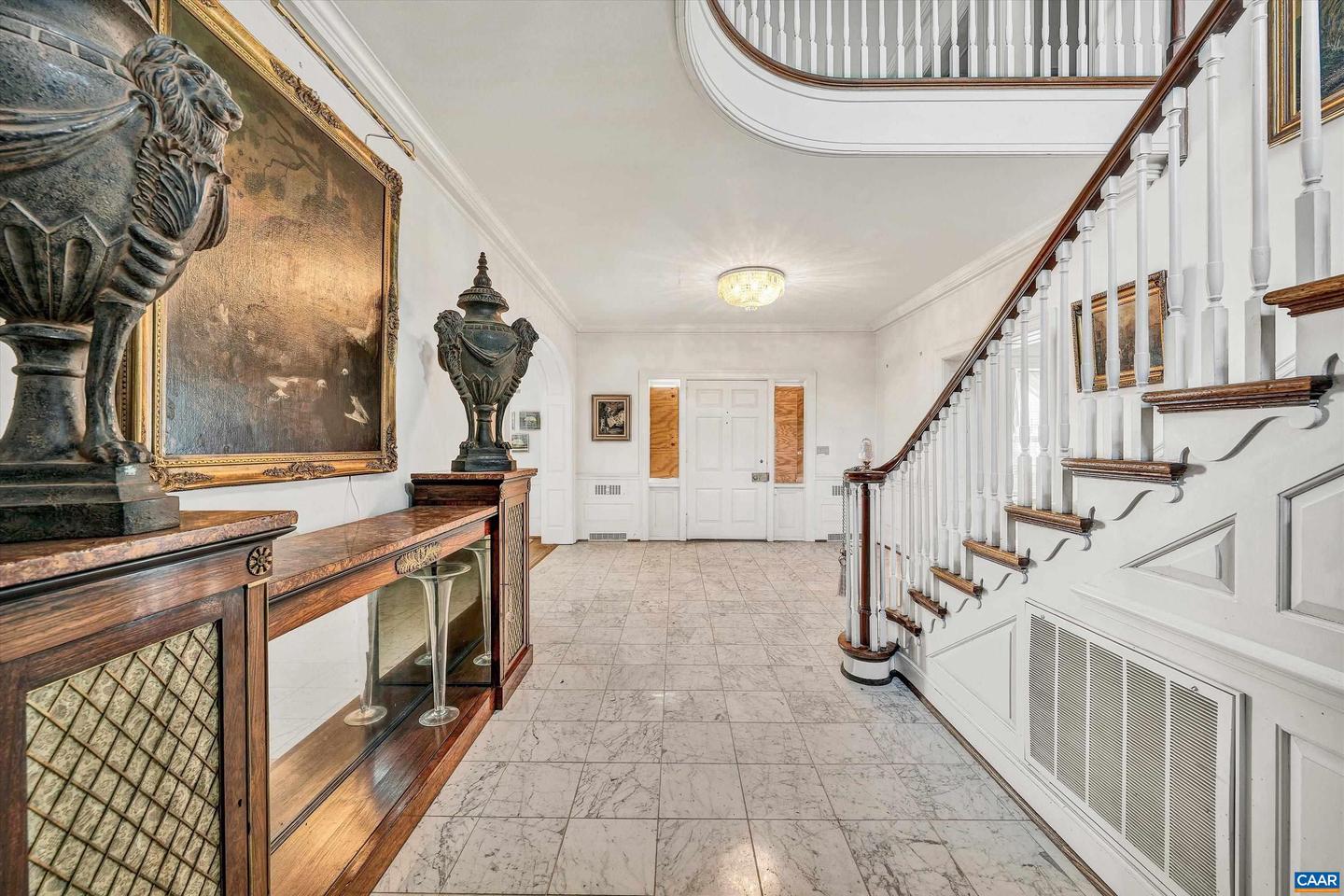 934 COMMANDER DR, ROANOKE, Virginia 24019, 6 Bedrooms Bedrooms, ,7 BathroomsBathrooms,Residential,For sale,934 COMMANDER DR,672230 MLS # 672230