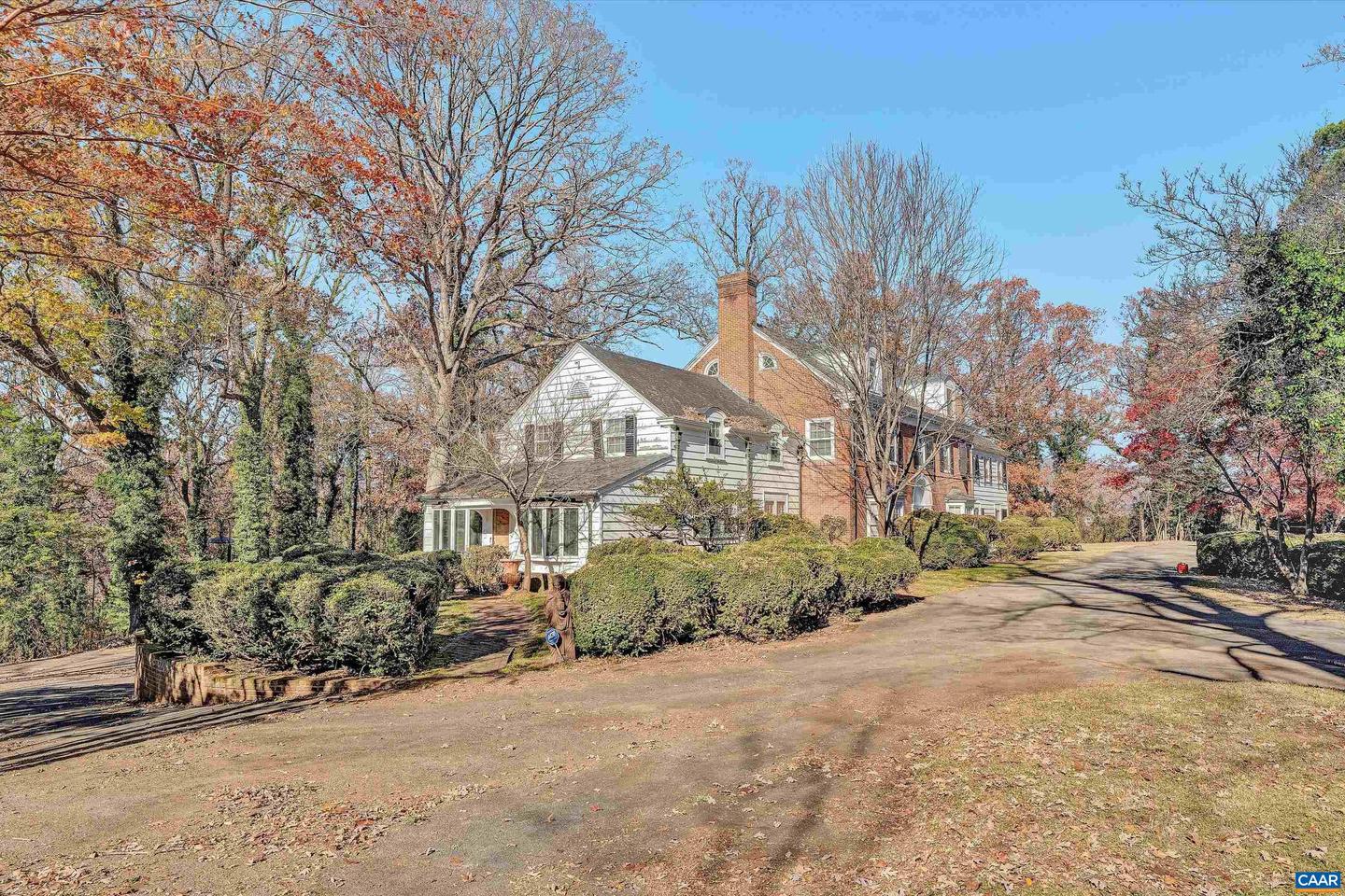 934 COMMANDER DR, ROANOKE, Virginia 24019, 6 Bedrooms Bedrooms, ,7 BathroomsBathrooms,Residential,For sale,934 COMMANDER DR,672230 MLS # 672230