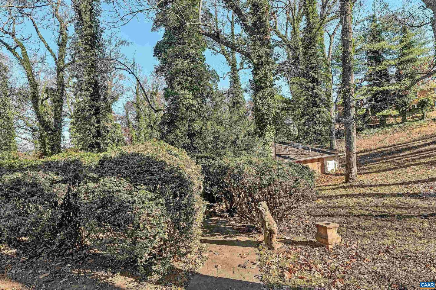 934 COMMANDER DR, ROANOKE, Virginia 24019, 6 Bedrooms Bedrooms, ,7 BathroomsBathrooms,Residential,For sale,934 COMMANDER DR,672230 MLS # 672230