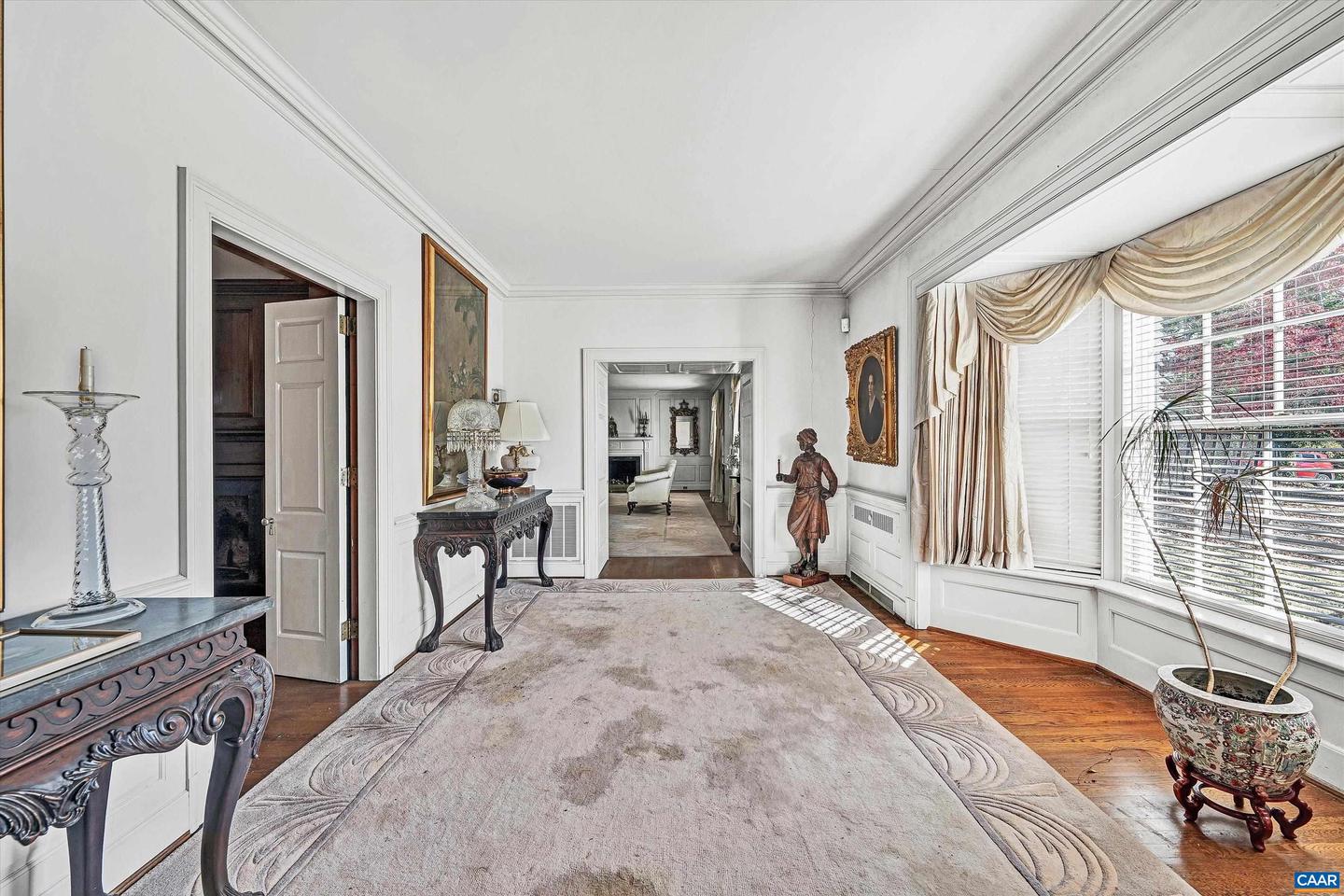 934 COMMANDER DR, ROANOKE, Virginia 24019, 6 Bedrooms Bedrooms, ,7 BathroomsBathrooms,Residential,For sale,934 COMMANDER DR,672230 MLS # 672230