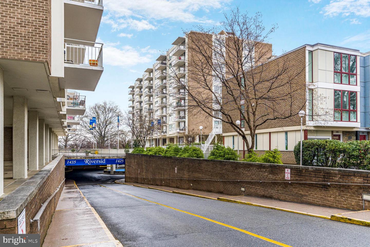 1425 4TH ST SW #A502, WASHINGTON, District Of Columbia 20024, ,1 BathroomBathrooms,Residential,For sale,1425 4TH ST SW #A502,DCDC2240102 MLS # DCDC2240102 1425 4TH ST SW #A502, WASHINGTON, District Of Columbia 20024, ,1 BathroomBathrooms,Residential,For sale,1425 4TH ST SW #A502,DCDC2240102 MLS # DCDC2240102