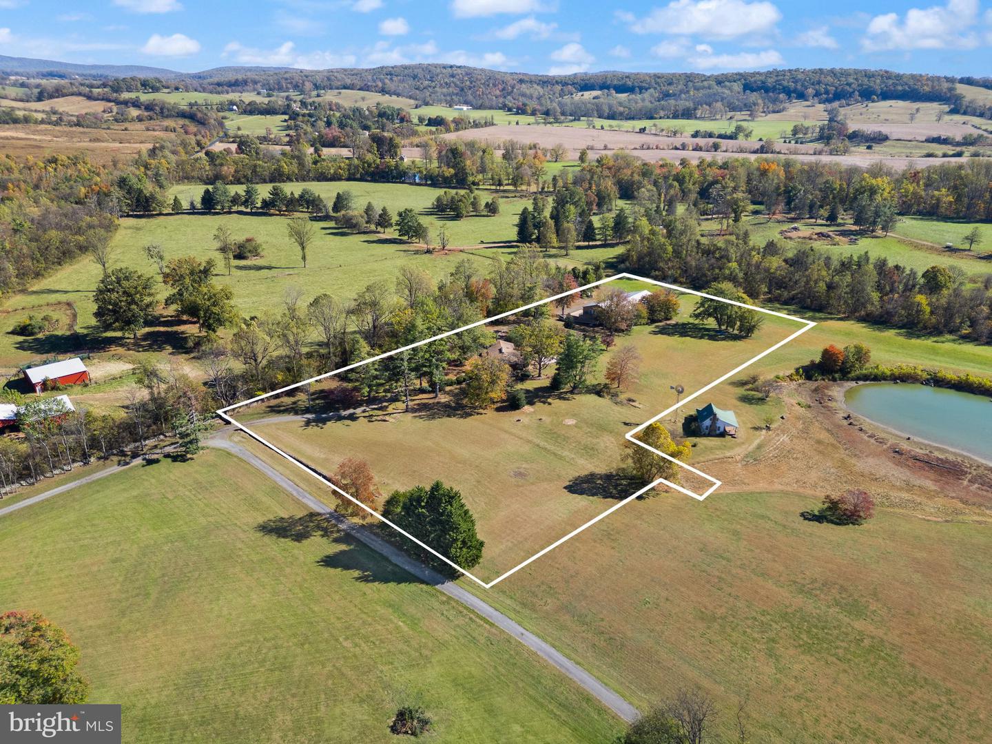 7099 GLEN CURTISS LN, WARRENTON, Virginia 20187, 4 Bedrooms Bedrooms, ,3 BathroomsBathrooms,Residential,For sale,7099 GLEN CURTISS LN,VAFQ2020058 MLS # VAFQ2020058 7099 GLEN CURTISS LN, WARRENTON, Virginia 20187, 4 Bedrooms Bedrooms, ,3 BathroomsBathrooms,Residential,For sale,7099 GLEN CURTISS LN,VAFQ2020058 MLS # VAFQ2020058