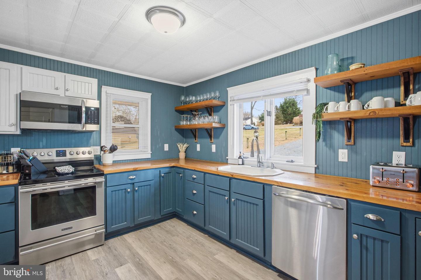 3635 RIVERBEND DR, ELKTON, Virginia 22827, 5 Bedrooms Bedrooms, 8 Rooms Rooms,3 BathroomsBathrooms,Residential,For sale,3635 RIVERBEND DR,VARO2002786 MLS # VARO2002786 3635 RIVERBEND DR, ELKTON, Virginia 22827, 5 Bedrooms Bedrooms, 8 Rooms Rooms,3 BathroomsBathrooms,Residential,For sale,3635 RIVERBEND DR,VARO2002786 MLS # VARO2002786