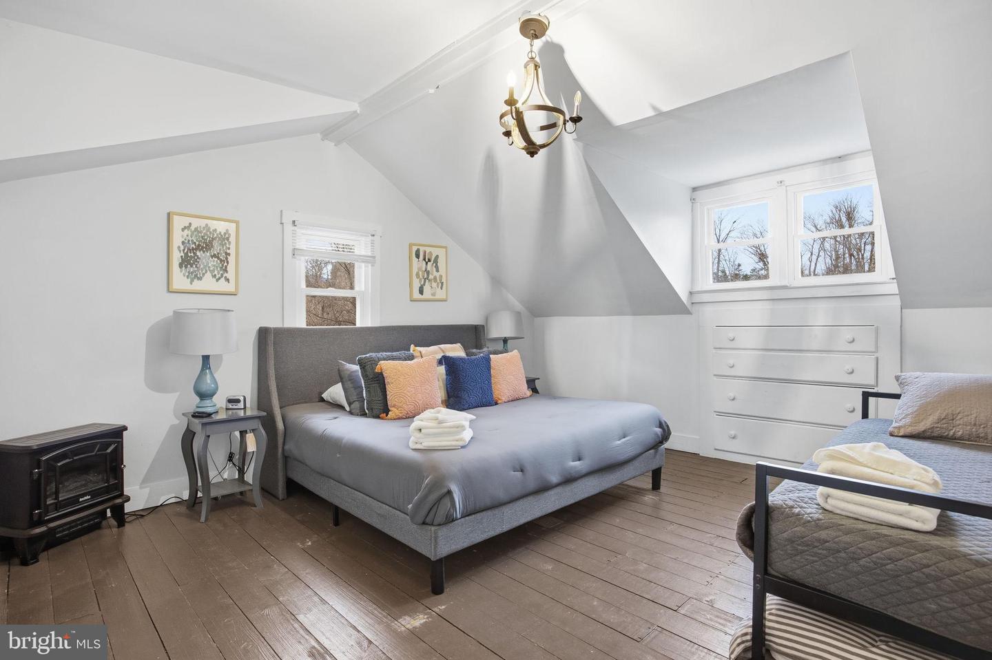 3635 RIVERBEND DR, ELKTON, Virginia 22827, 5 Bedrooms Bedrooms, 8 Rooms Rooms,3 BathroomsBathrooms,Residential,For sale,3635 RIVERBEND DR,VARO2002786 MLS # VARO2002786