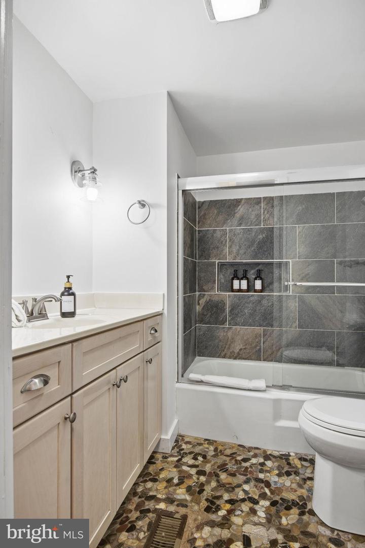 3635 RIVERBEND DR, ELKTON, Virginia 22827, 5 Bedrooms Bedrooms, 8 Rooms Rooms,3 BathroomsBathrooms,Residential,For sale,3635 RIVERBEND DR,VARO2002786 MLS # VARO2002786